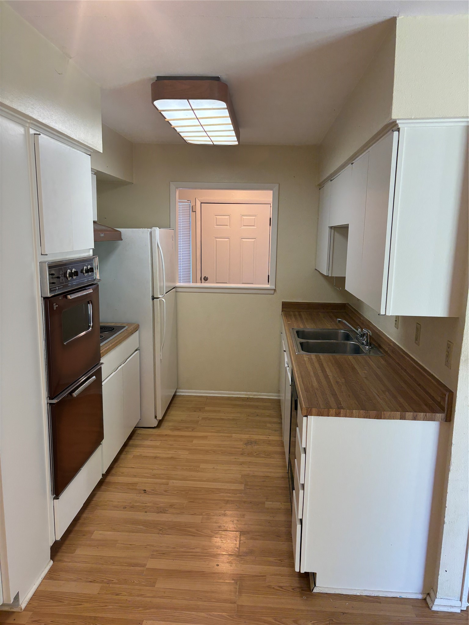 2708 Running Brook Lane Dallas TX 75228