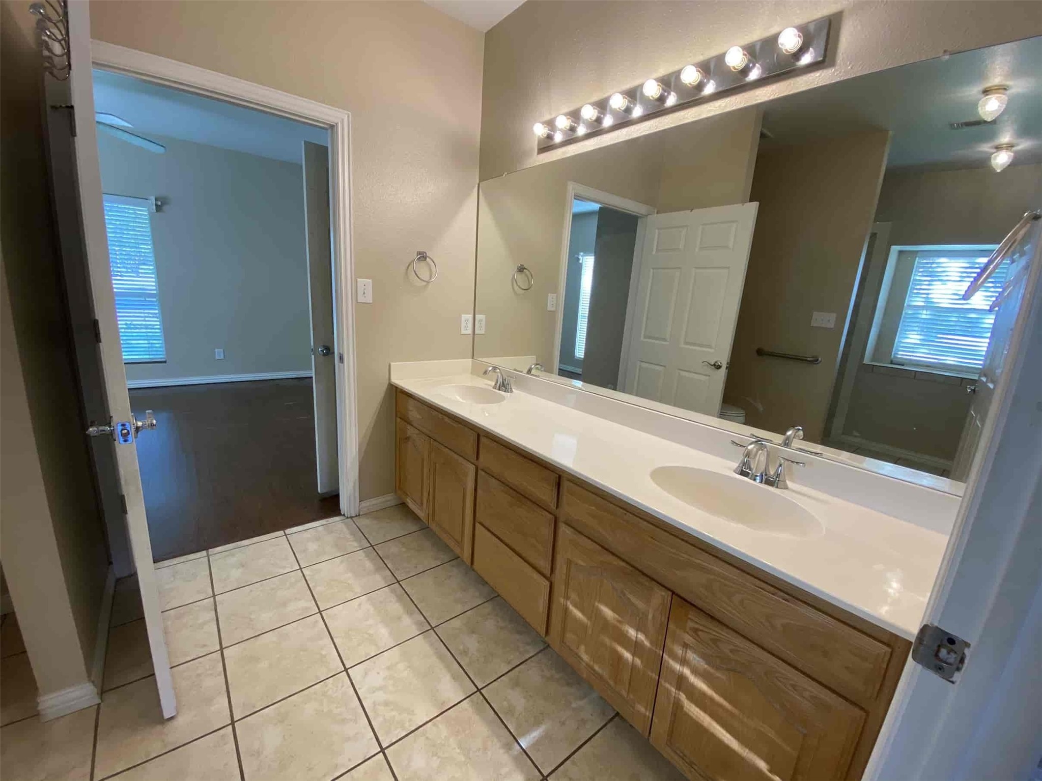 300 E Main Street Lancaster TX 75146