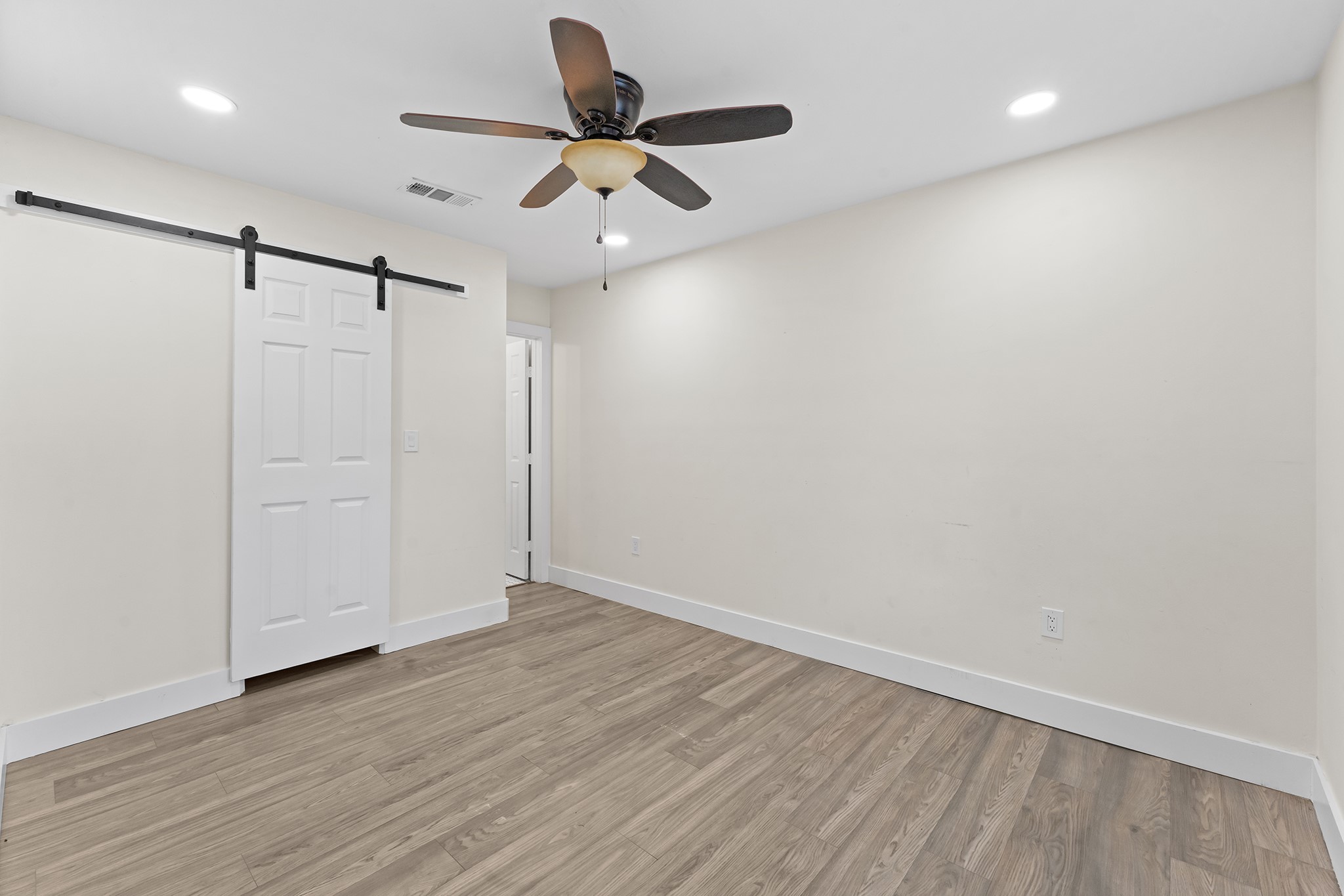 3806 Castle Hills Drive Dallas TX 75241