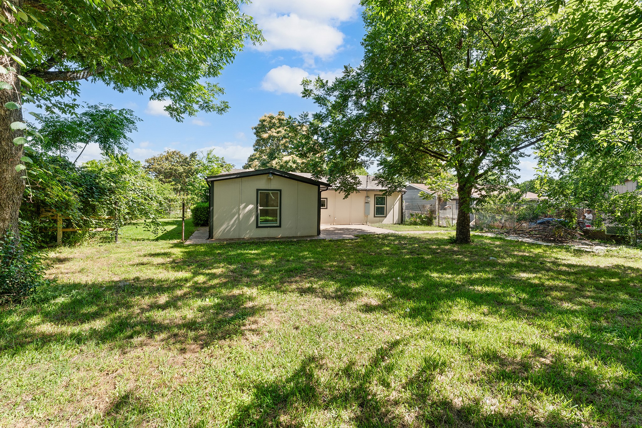 3806 Castle Hills Drive Dallas TX 75241