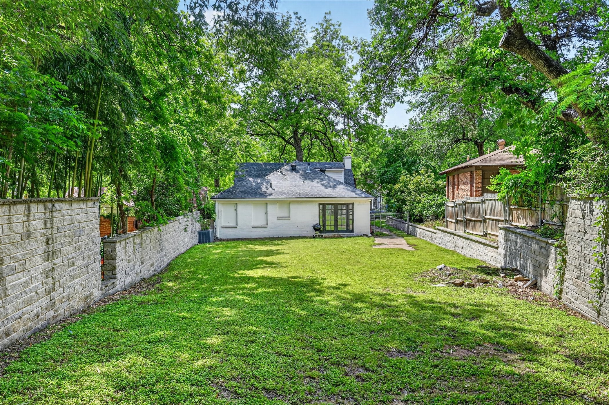 304 Appian Way Dallas TX 75216