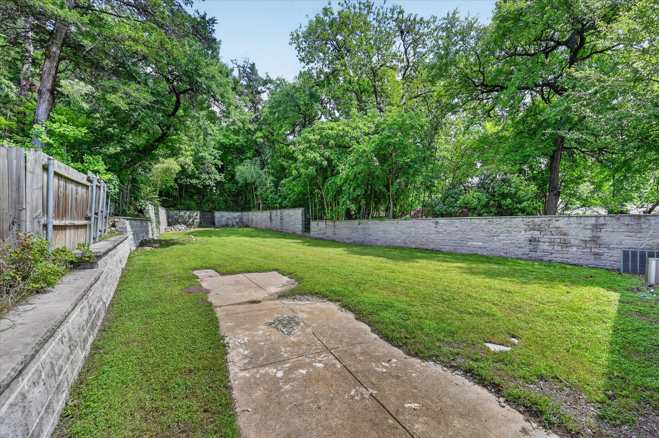 304 Appian Way Dallas TX 75216