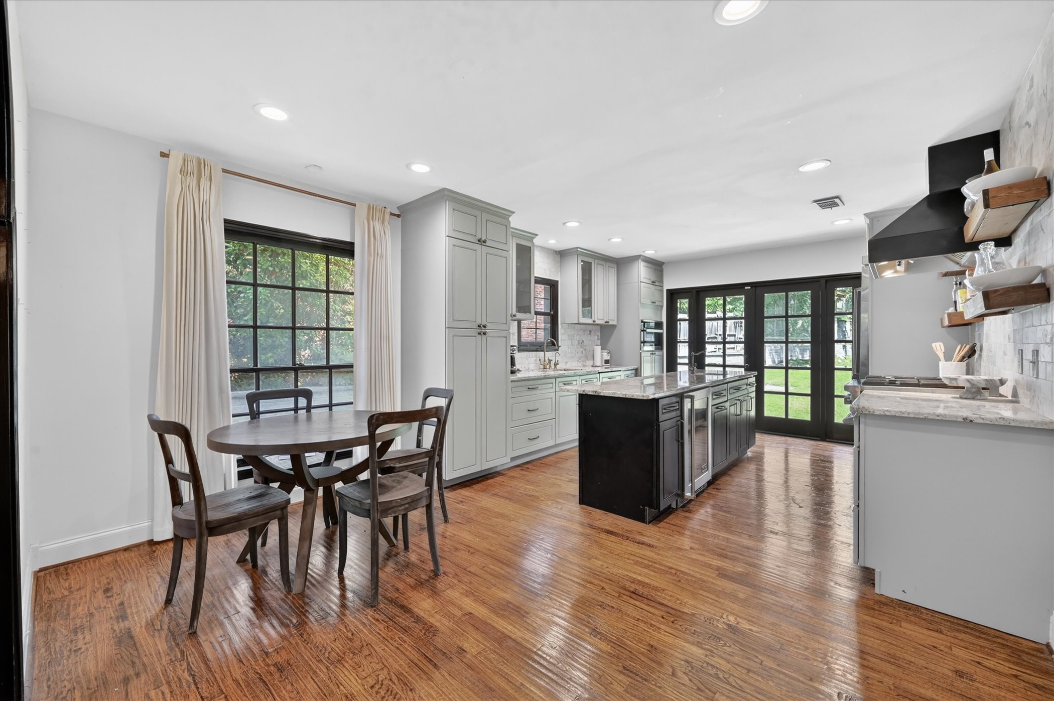 304 Appian Way Dallas TX 75216