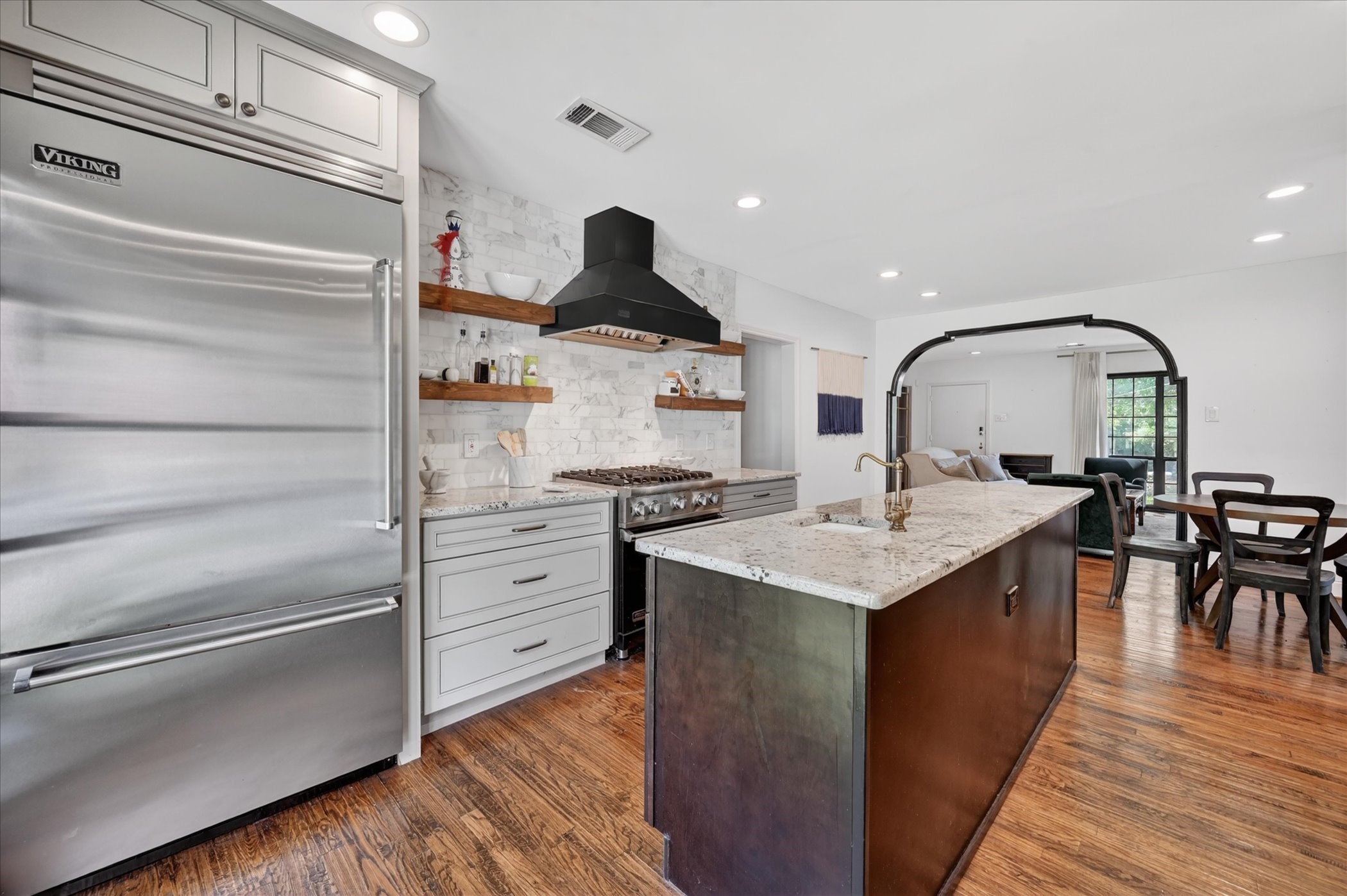 304 Appian Way Dallas TX 75216