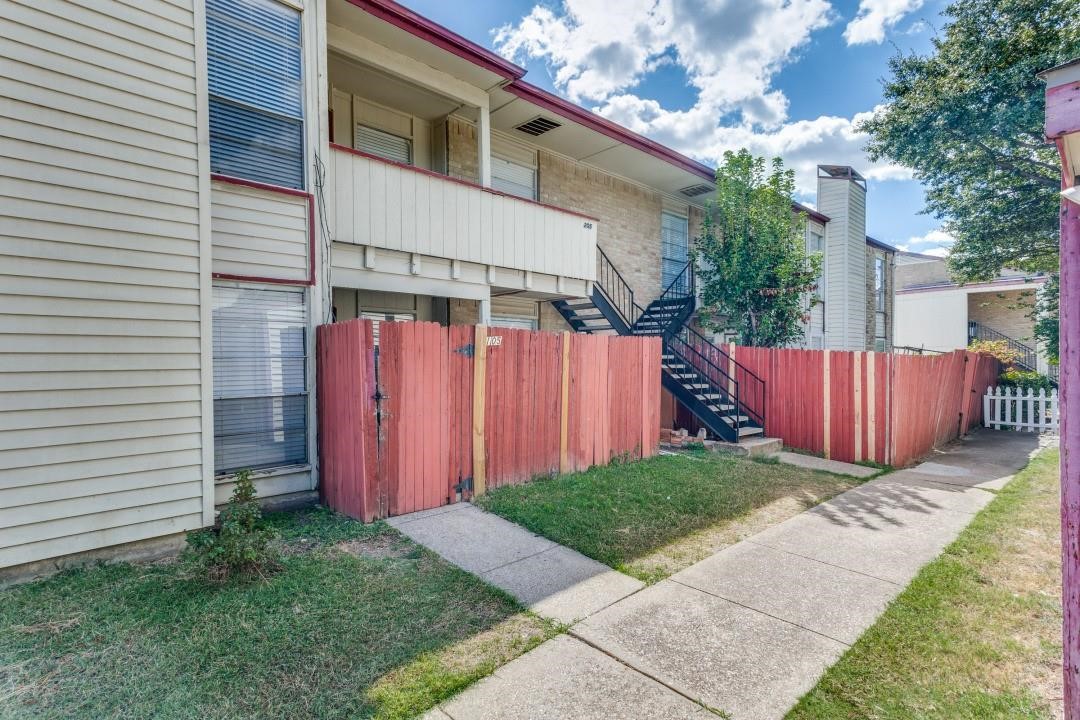 919 S Weatherred Drive Richardson TX 75080