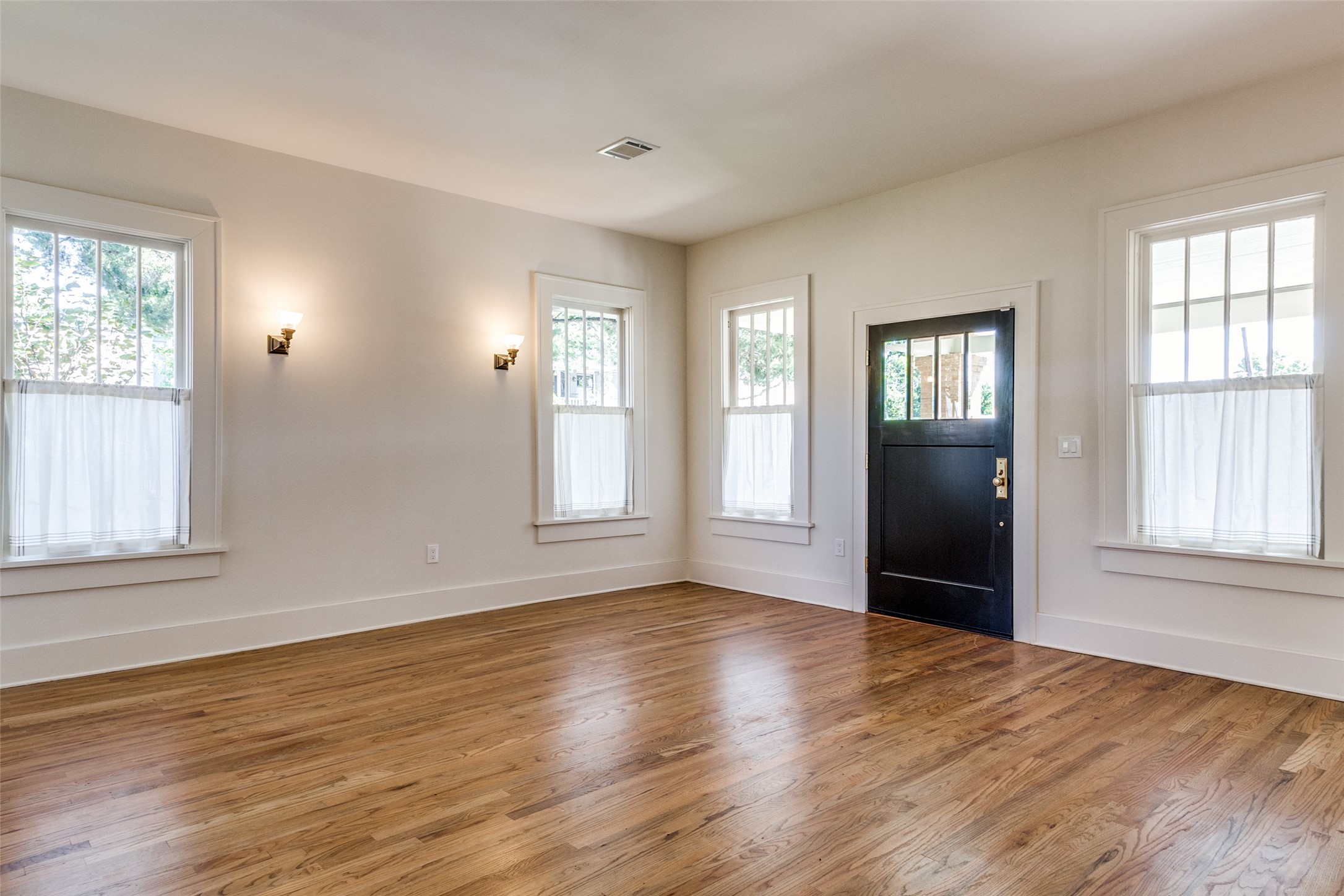 700 Dumas Street Dallas TX 75214