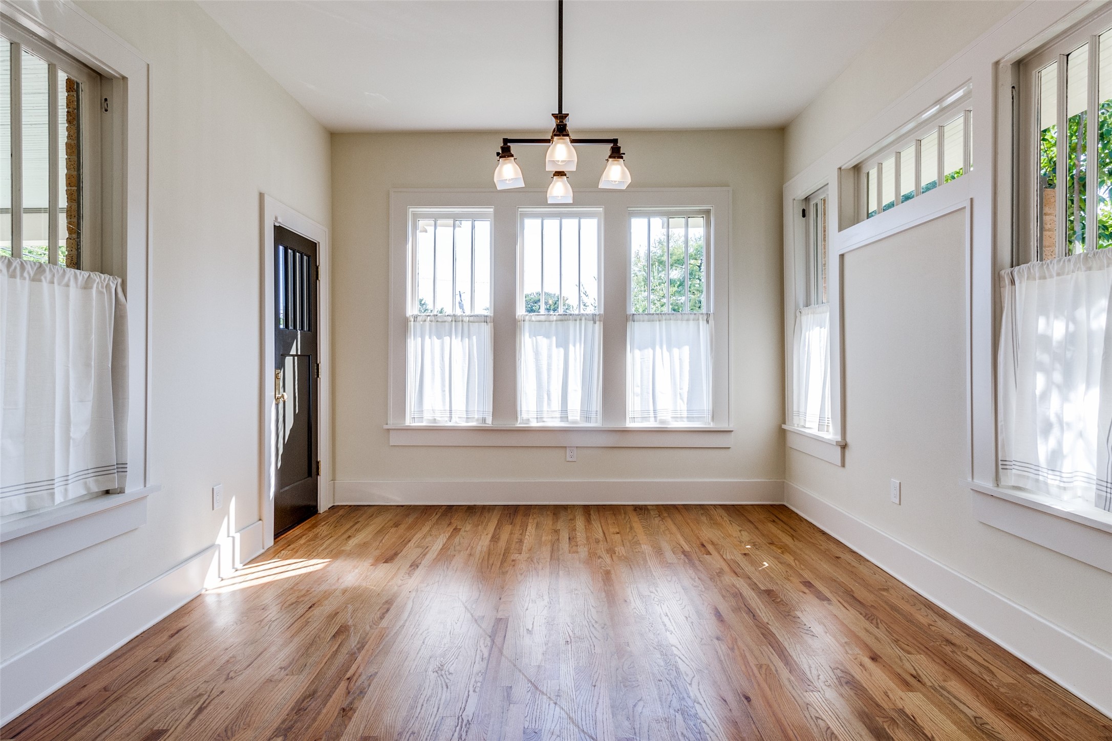 700 Dumas Street Dallas TX 75214