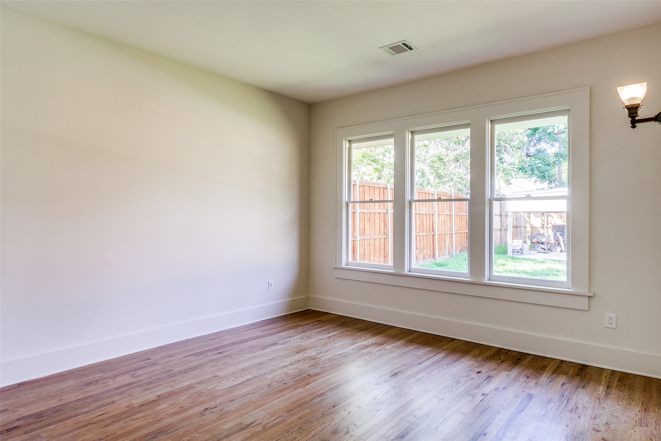 700 Dumas Street Dallas TX 75214