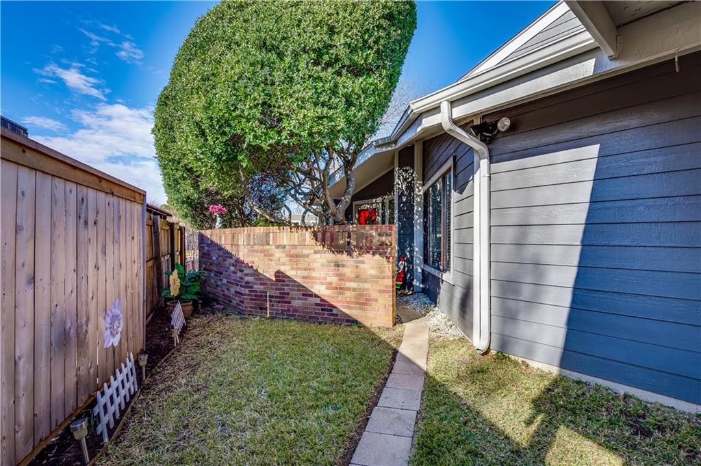 513 Hunters Glen Street Lewisville TX 75067