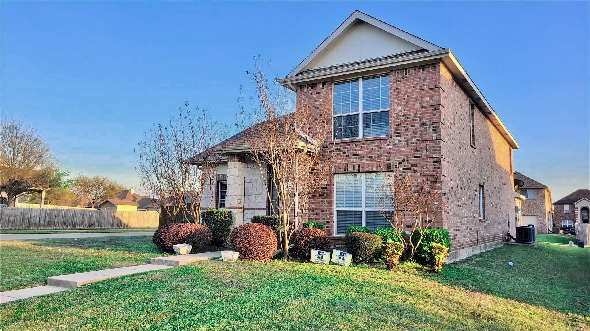 1214 E Oak Street E Wylie TX 75098