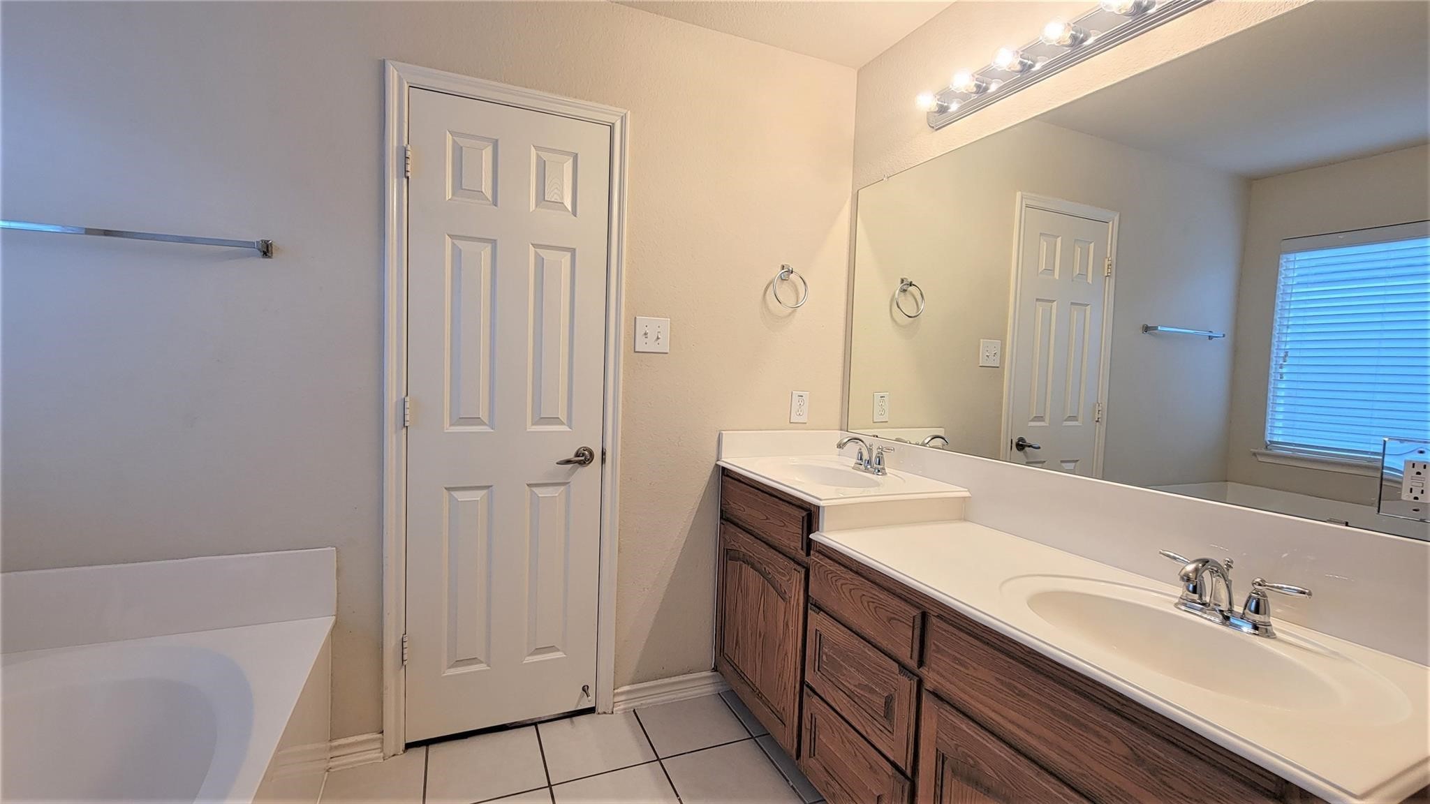 1214 E Oak Street E Wylie TX 75098