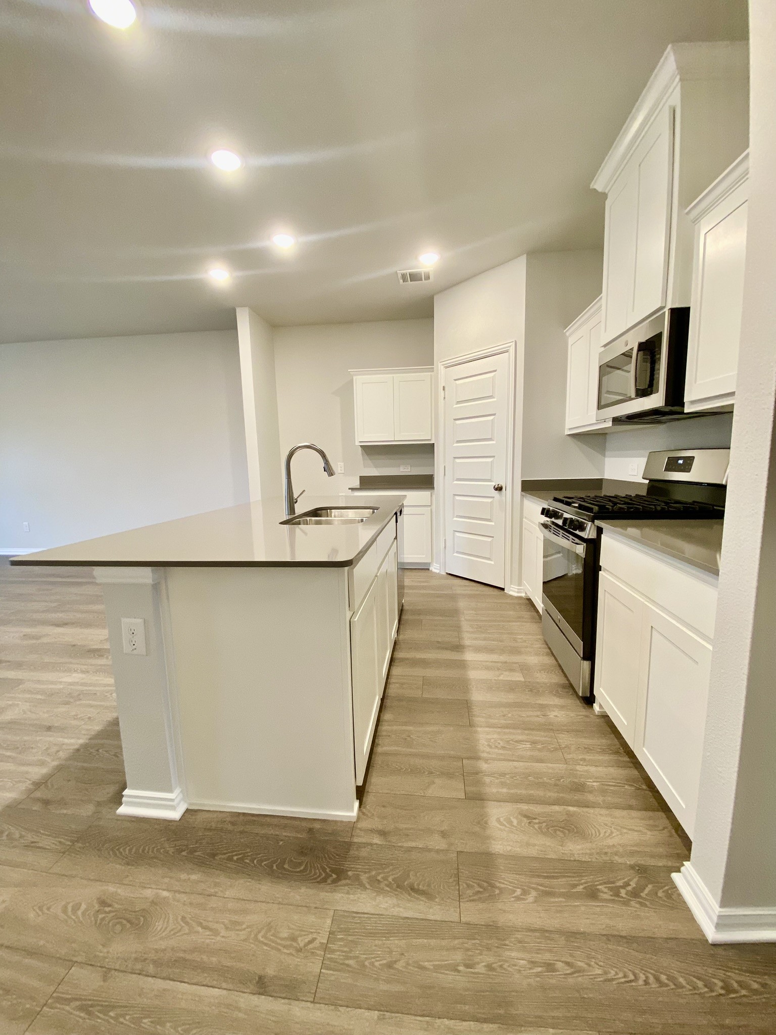 615 Metallic Tree Lane Van Alstyne TX 75495