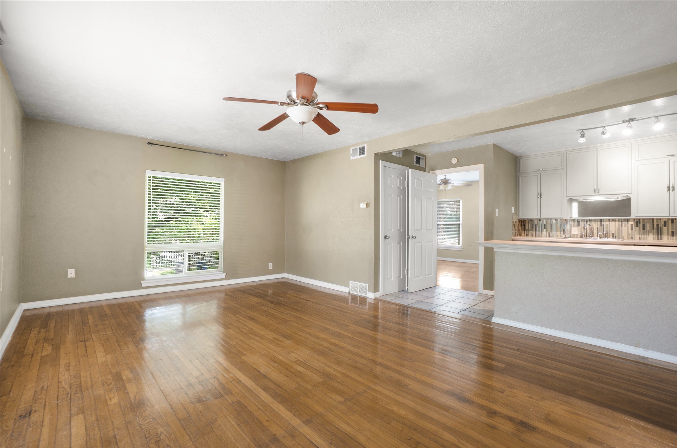 4723 Victor Street Dallas TX 75246