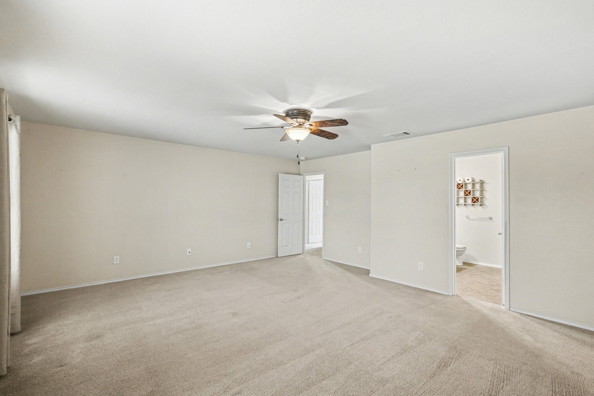 1349 Hillside Drive Burleson TX 76028