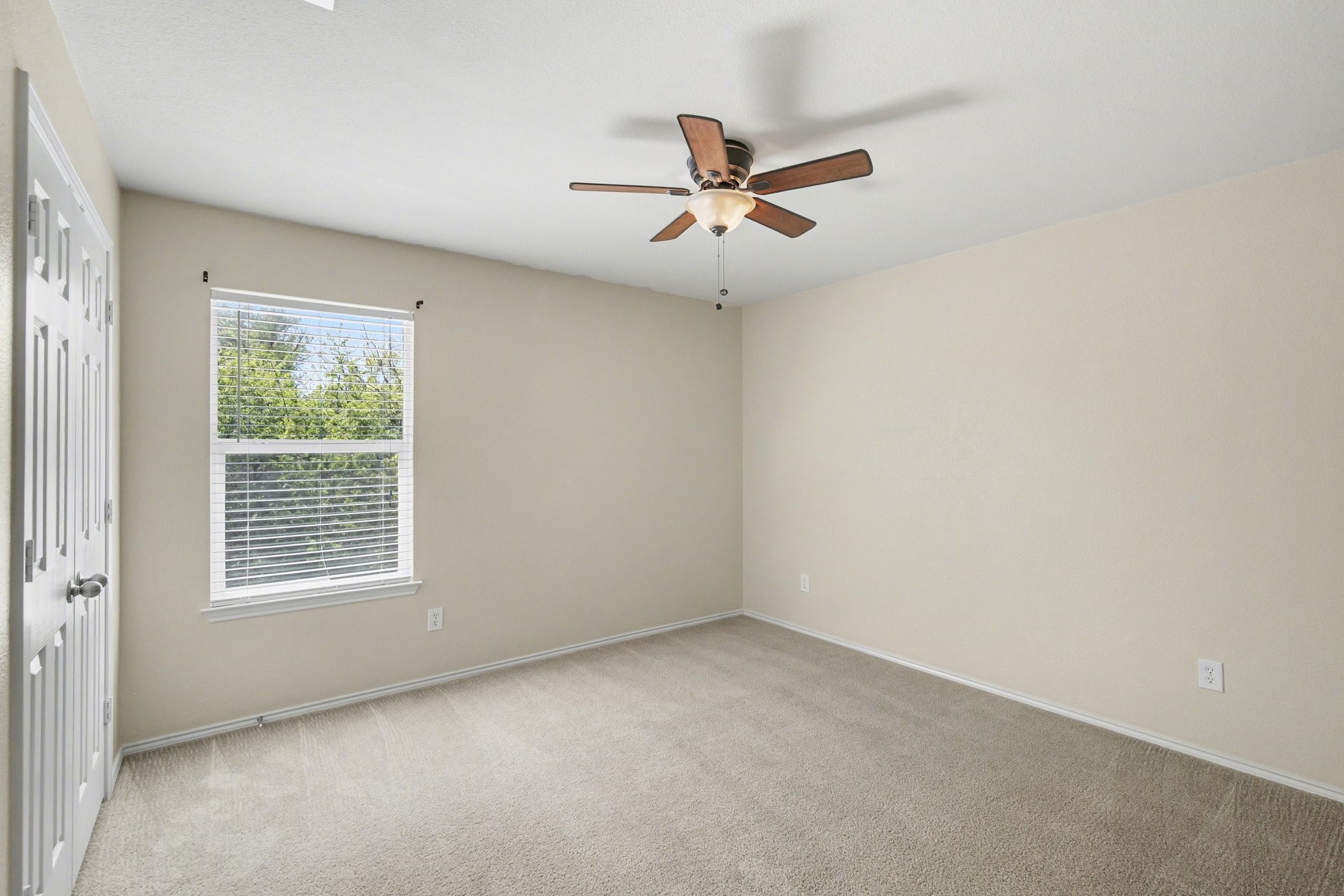 1349 Hillside Drive Burleson TX 76028