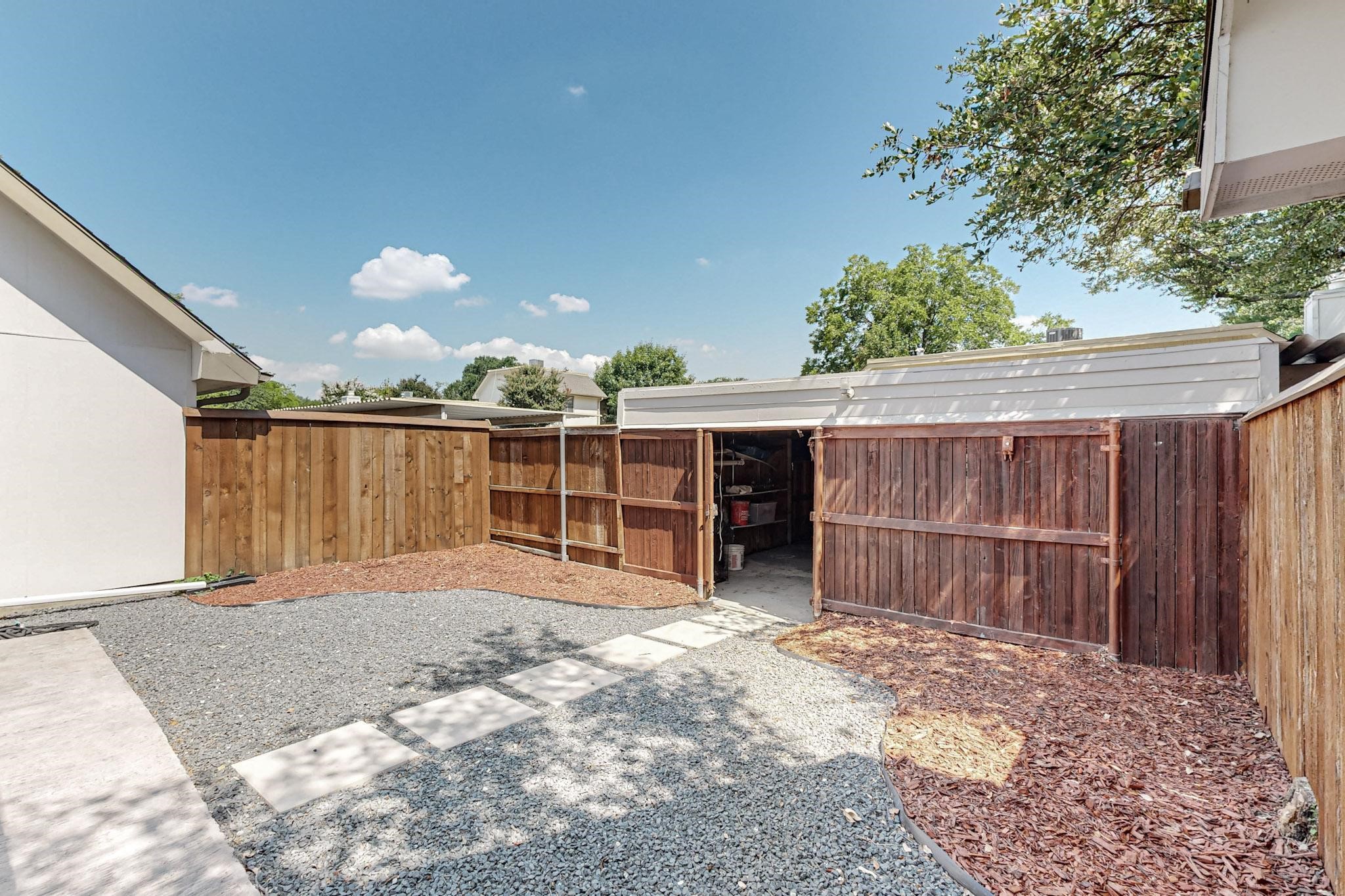 13838 Methuen Green Street Dallas TX 75240