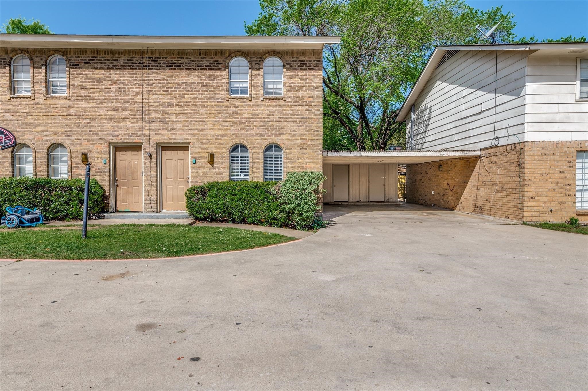 1726 W Sanford Street Arlington TX 76012