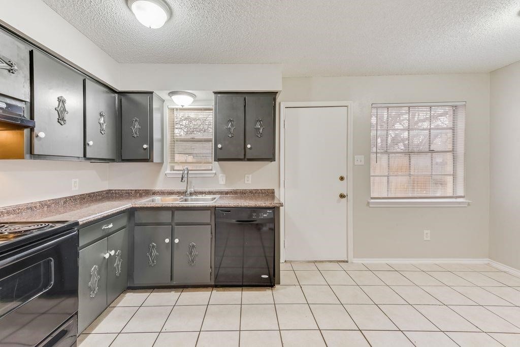 1726 W Sanford Street Arlington TX 76012