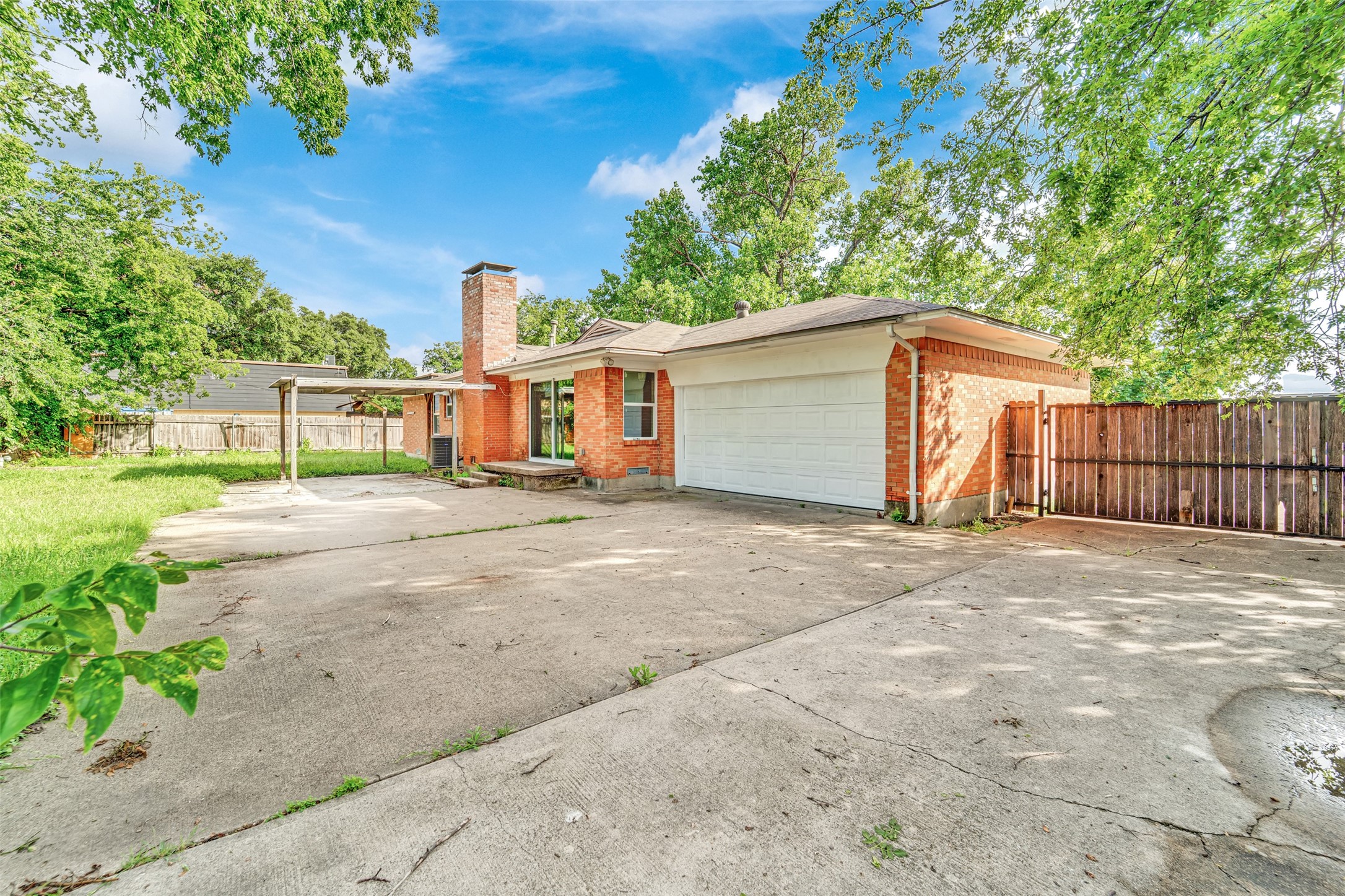 2630 Pasteur Avenue Dallas TX 75228