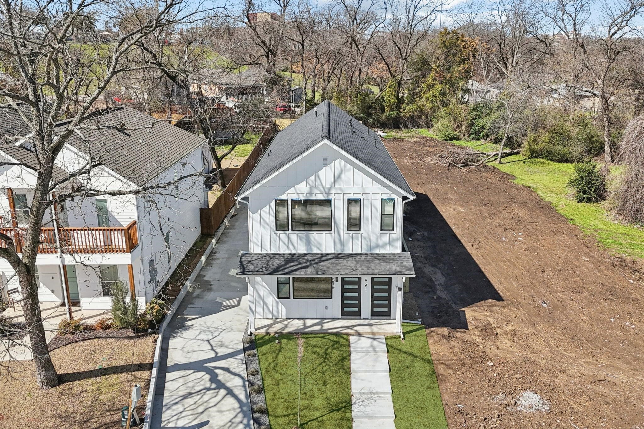 521 N Denley Drive Dallas TX 75203