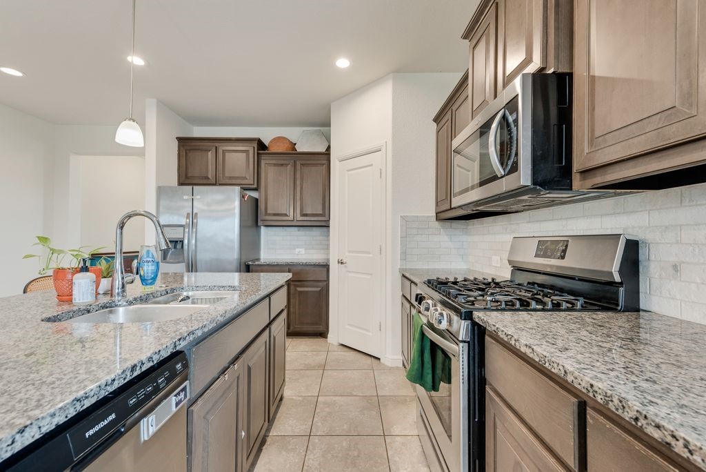444 Windsail Lane Azle TX 76020