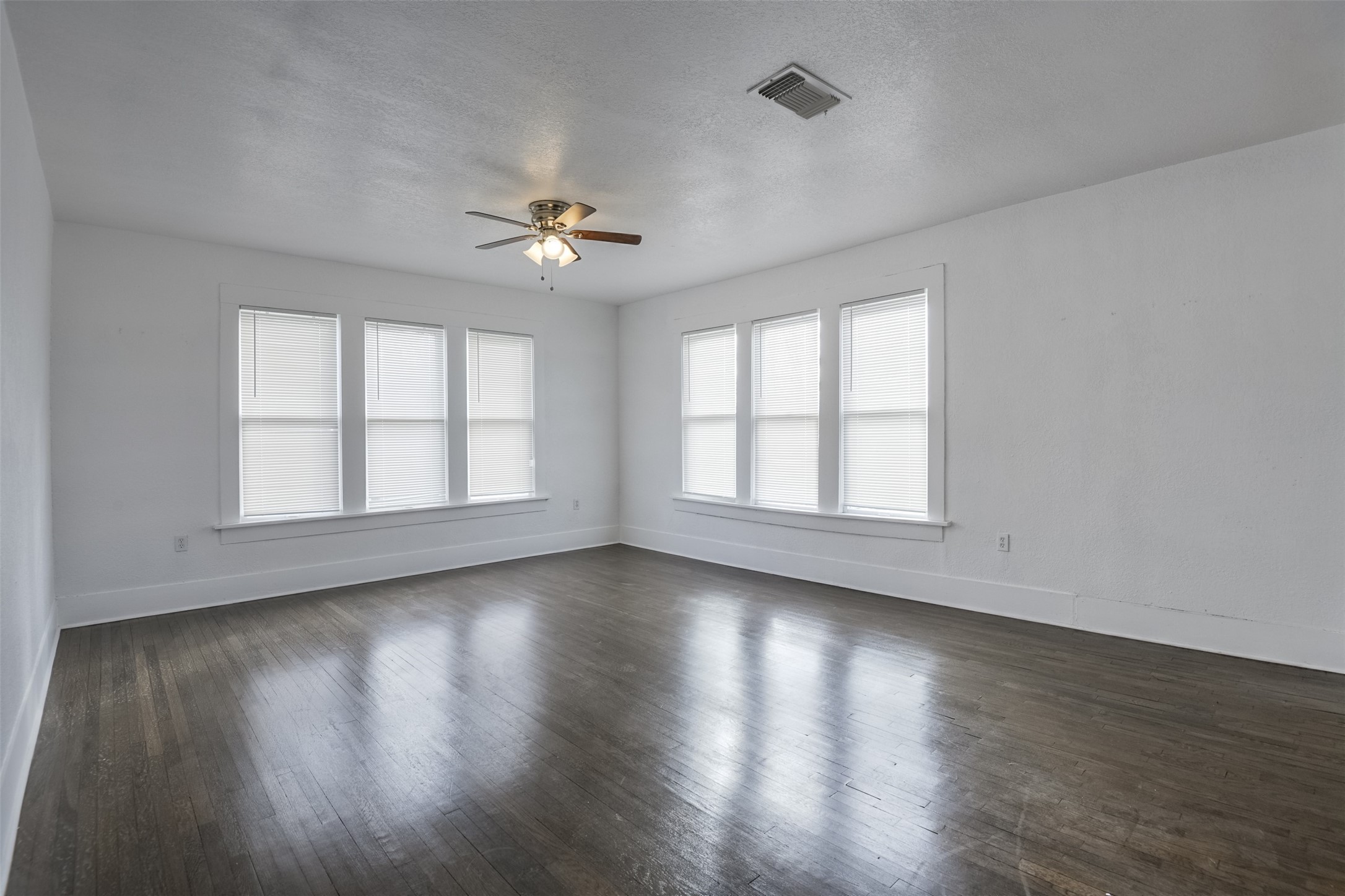 3000 S Jennings Fort Worth TX 76110