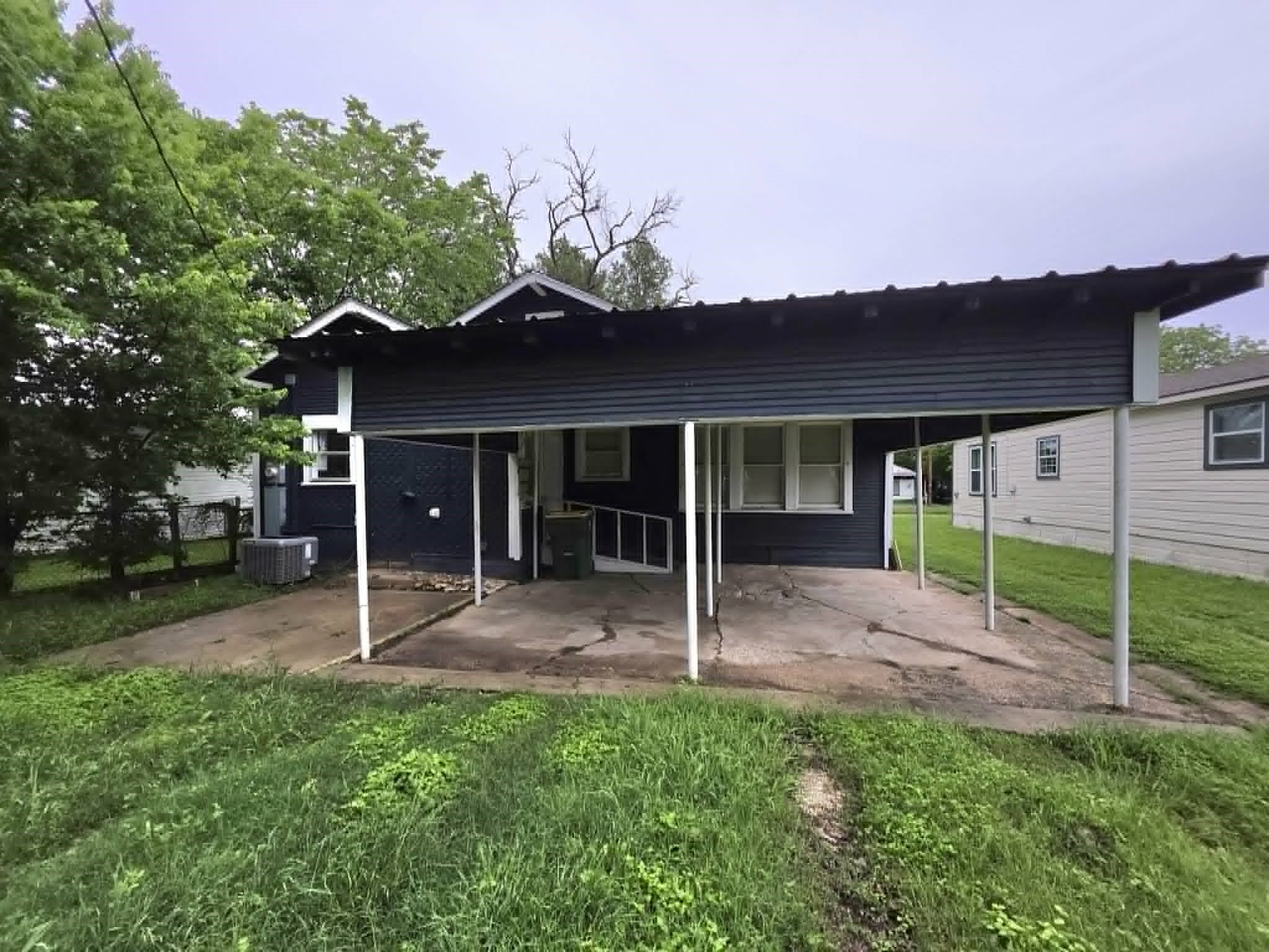 408 W Trinity Street Groesbeck TX 76642