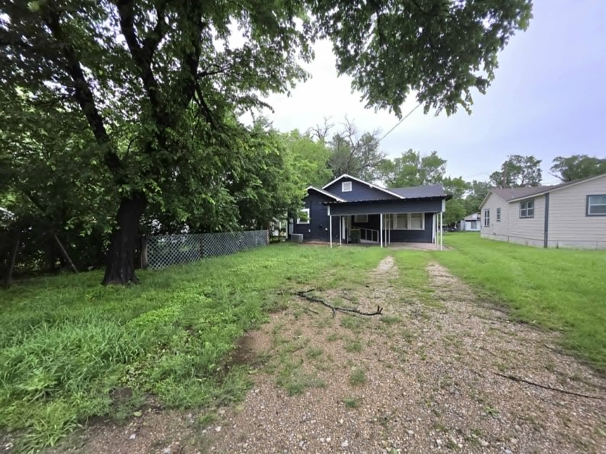 408 W Trinity Street Groesbeck TX 76642