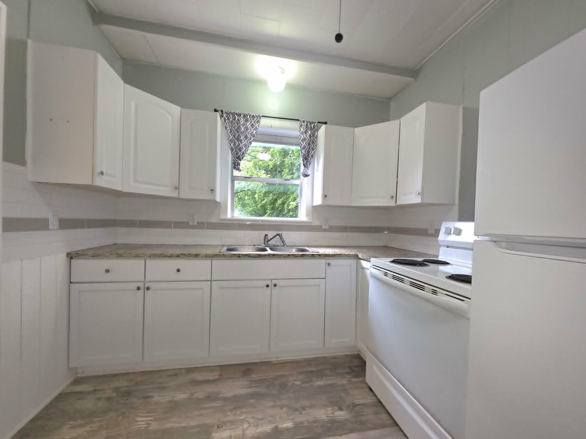 408 W Trinity Street Groesbeck TX 76642