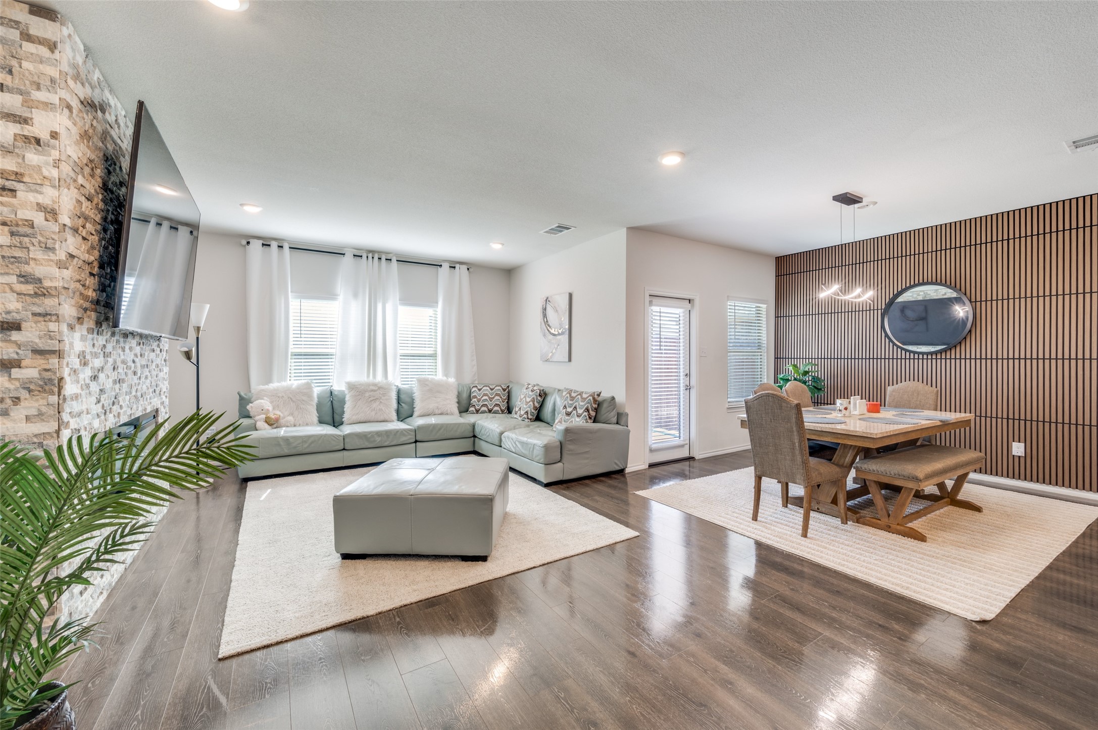 808 Fueller Drive Aubrey TX 76227