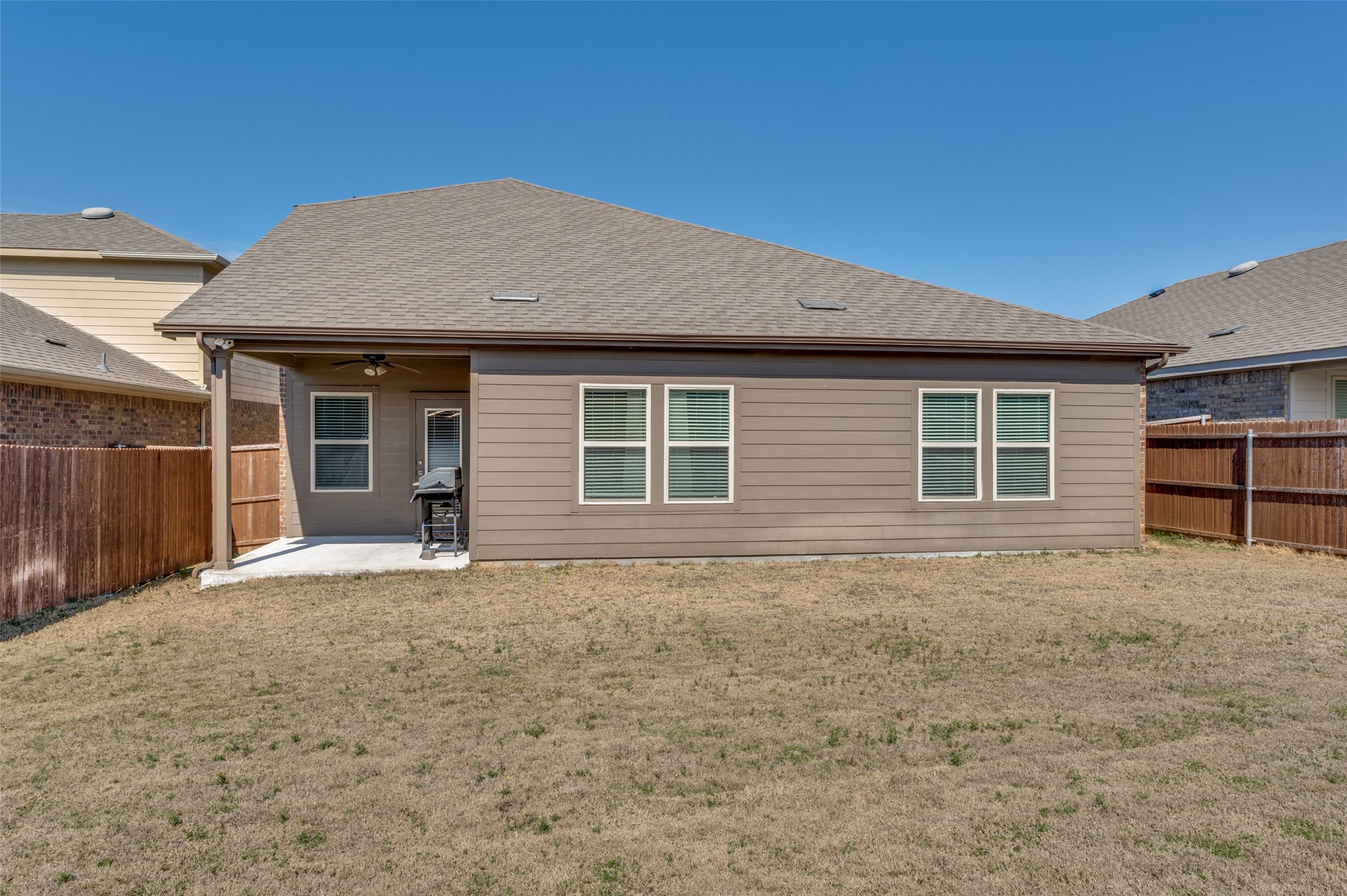 808 Fueller Drive Aubrey TX 76227