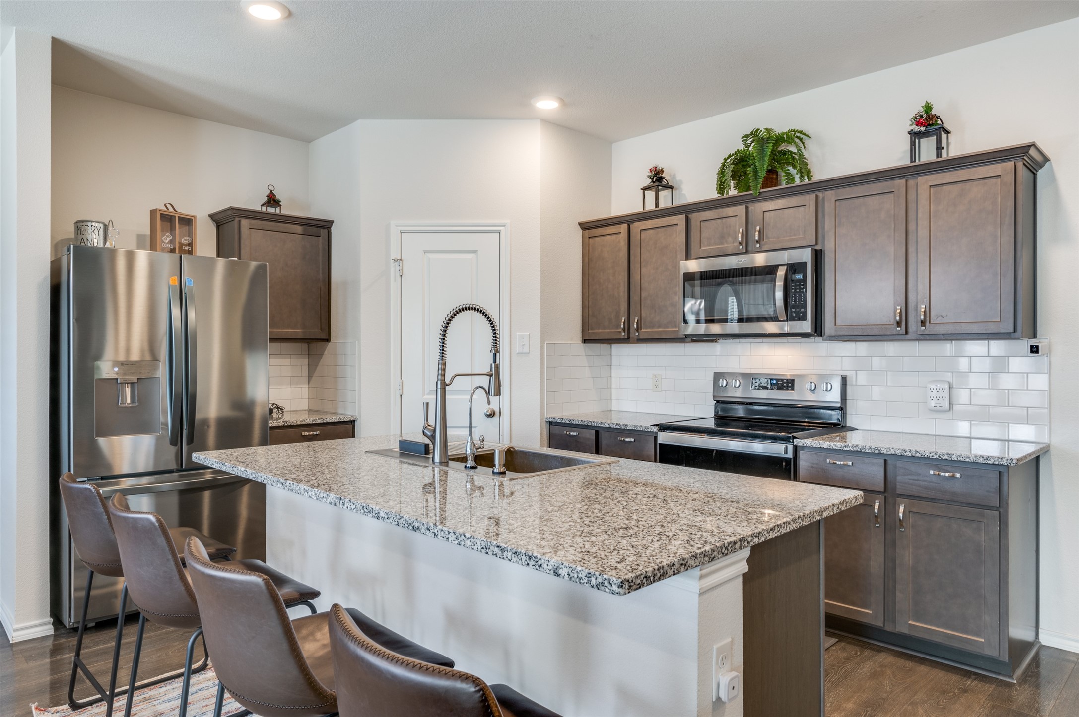 808 Fueller Drive Aubrey TX 76227