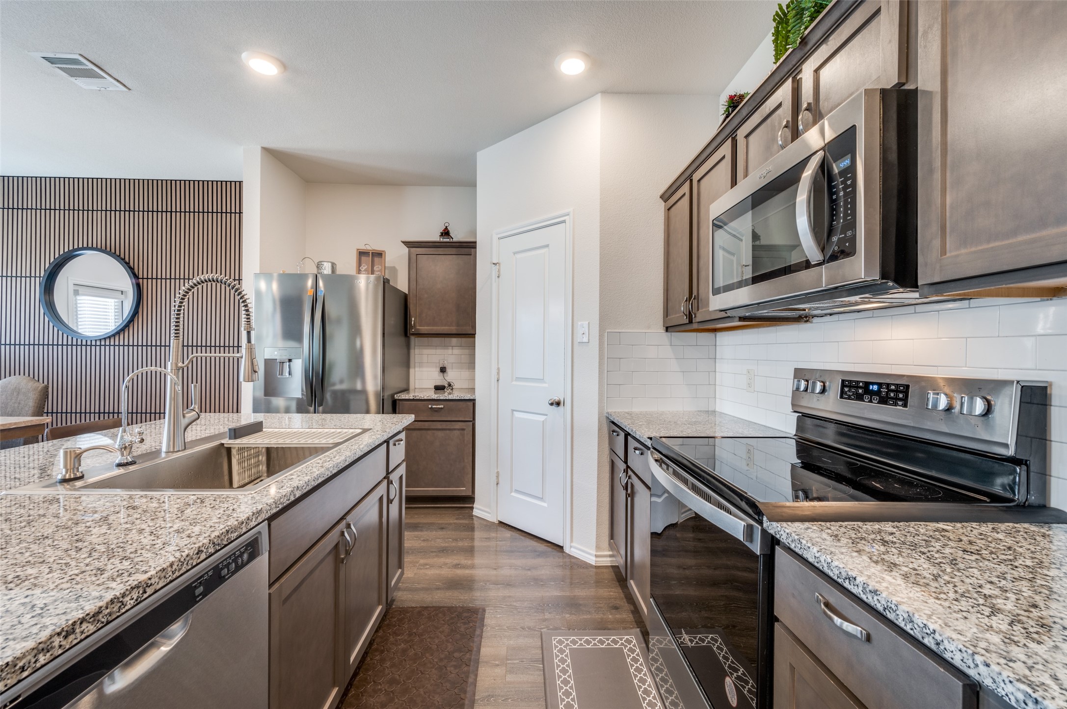 808 Fueller Drive Aubrey TX 76227