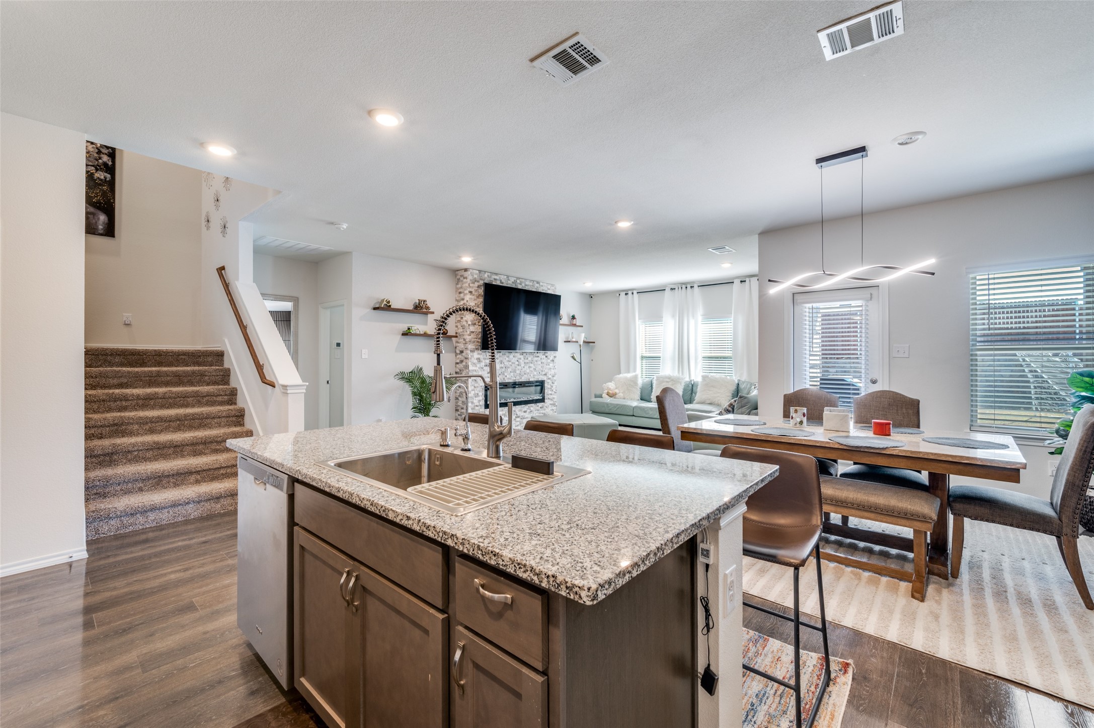 808 Fueller Drive Aubrey TX 76227