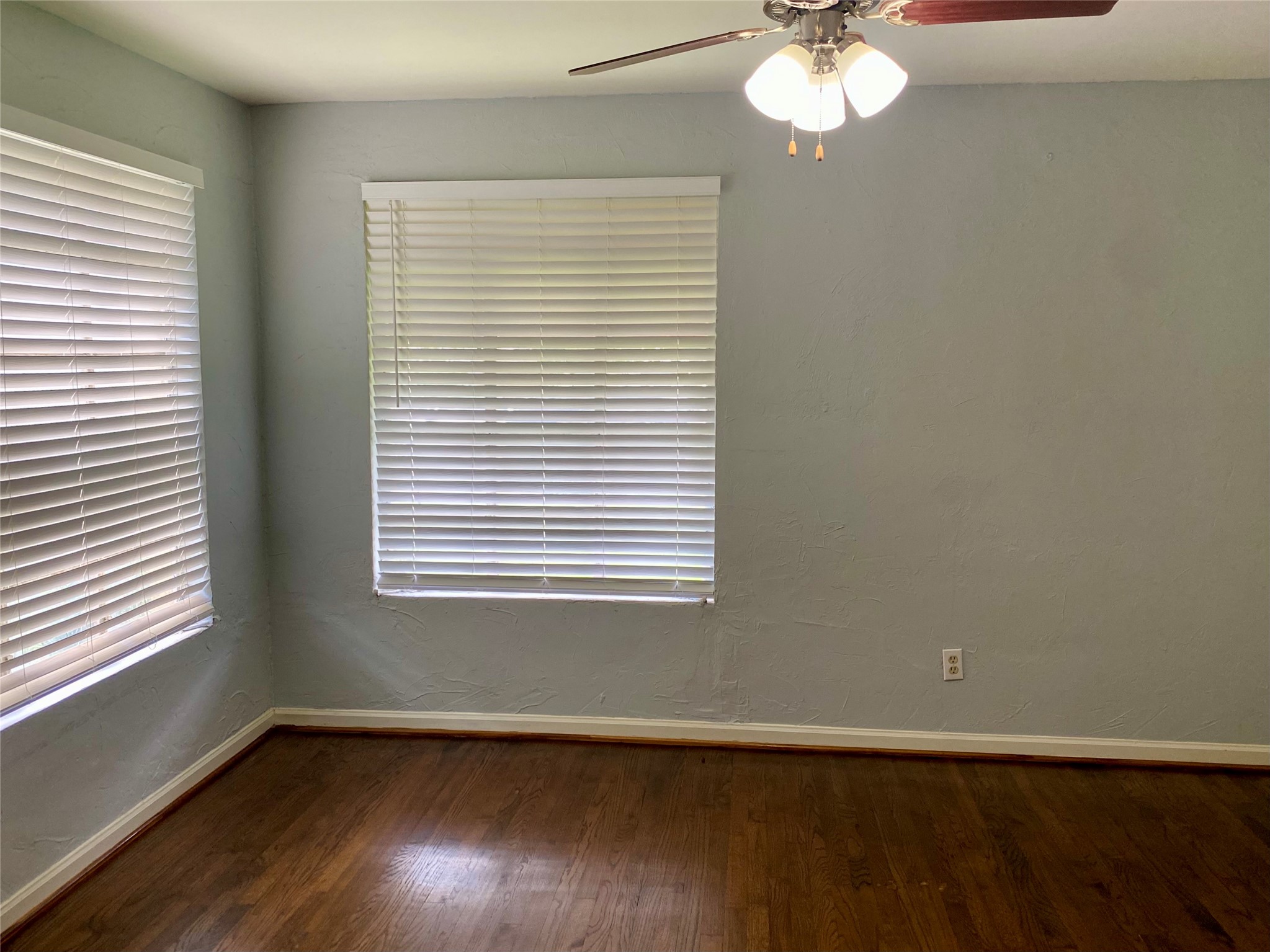 5953 Lewis Street Dallas TX 75206