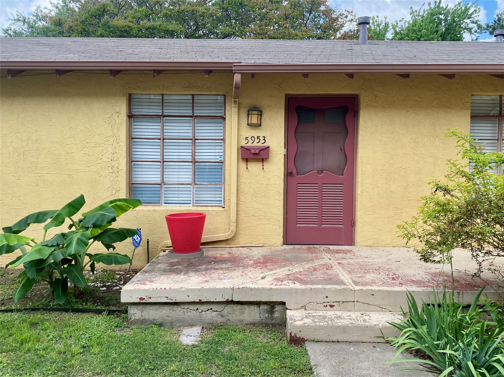 5953 Lewis Street Dallas TX 75206