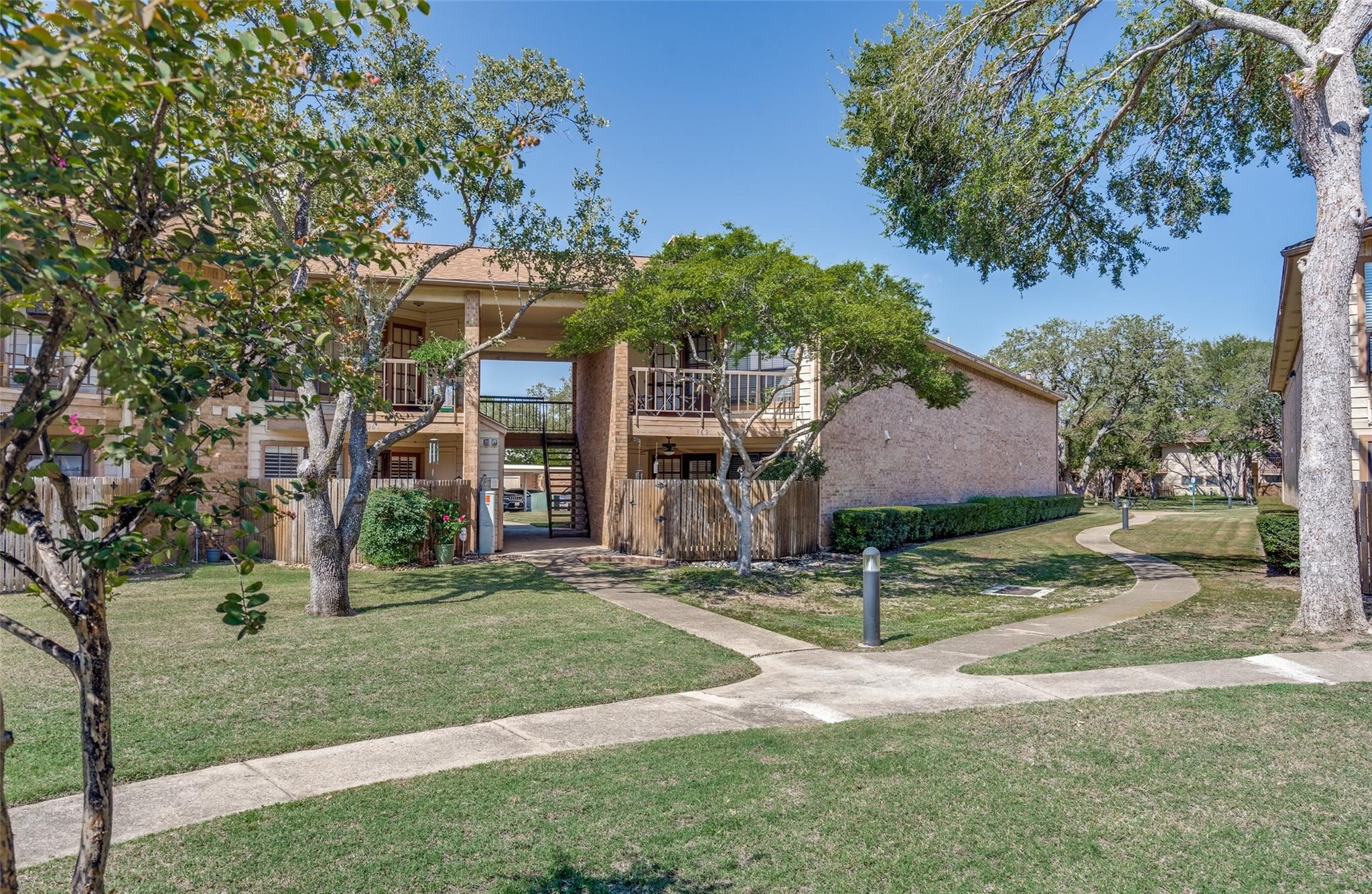 16301 Ledgemont Lane Addison TX 75001