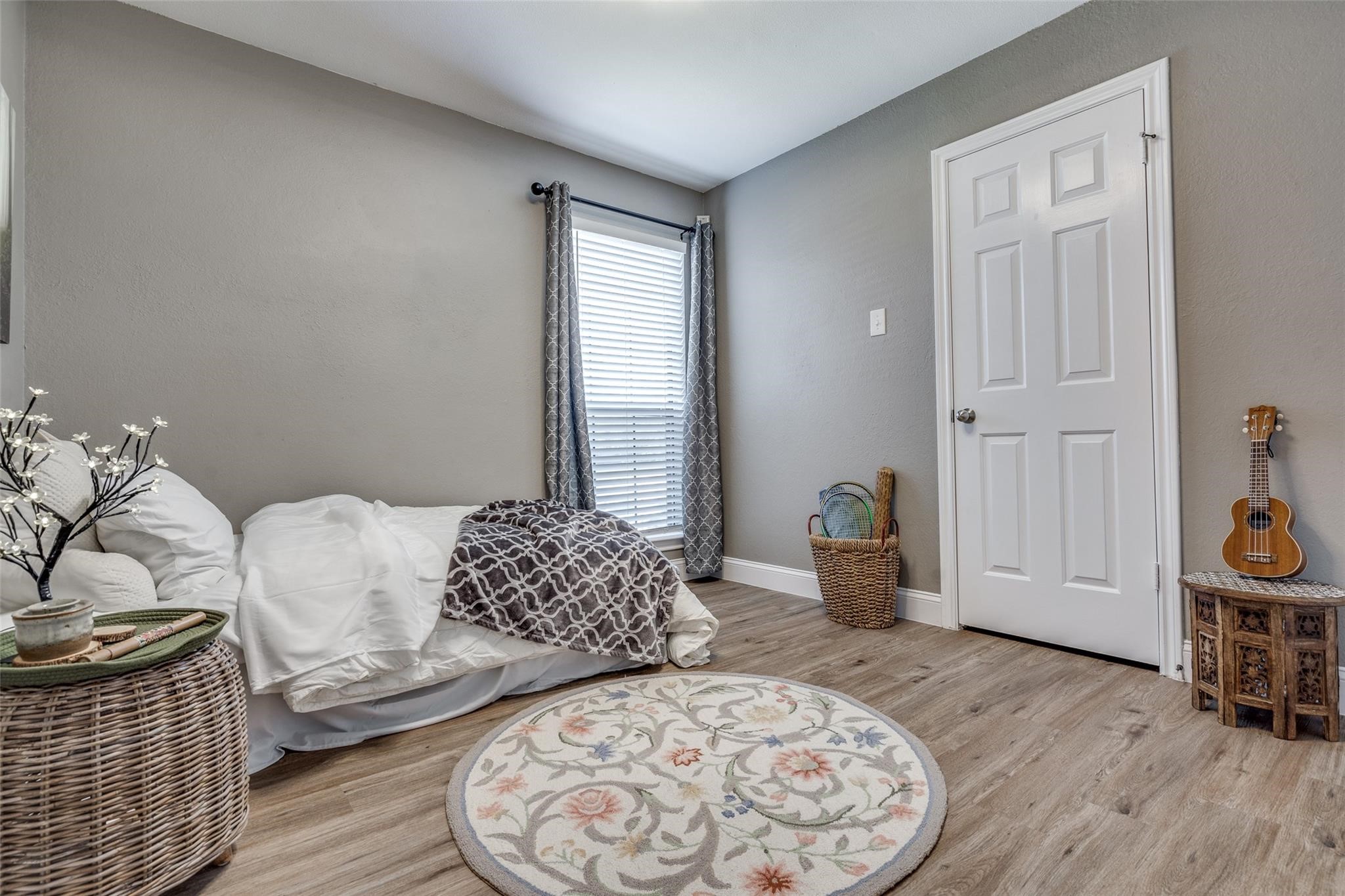 16301 Ledgemont Lane Addison TX 75001