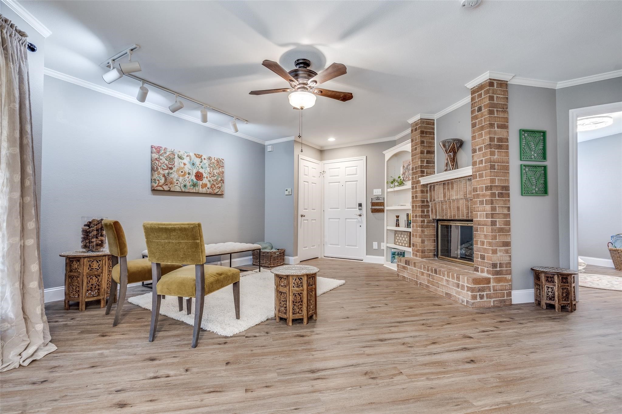 16301 Ledgemont Lane Addison TX 75001