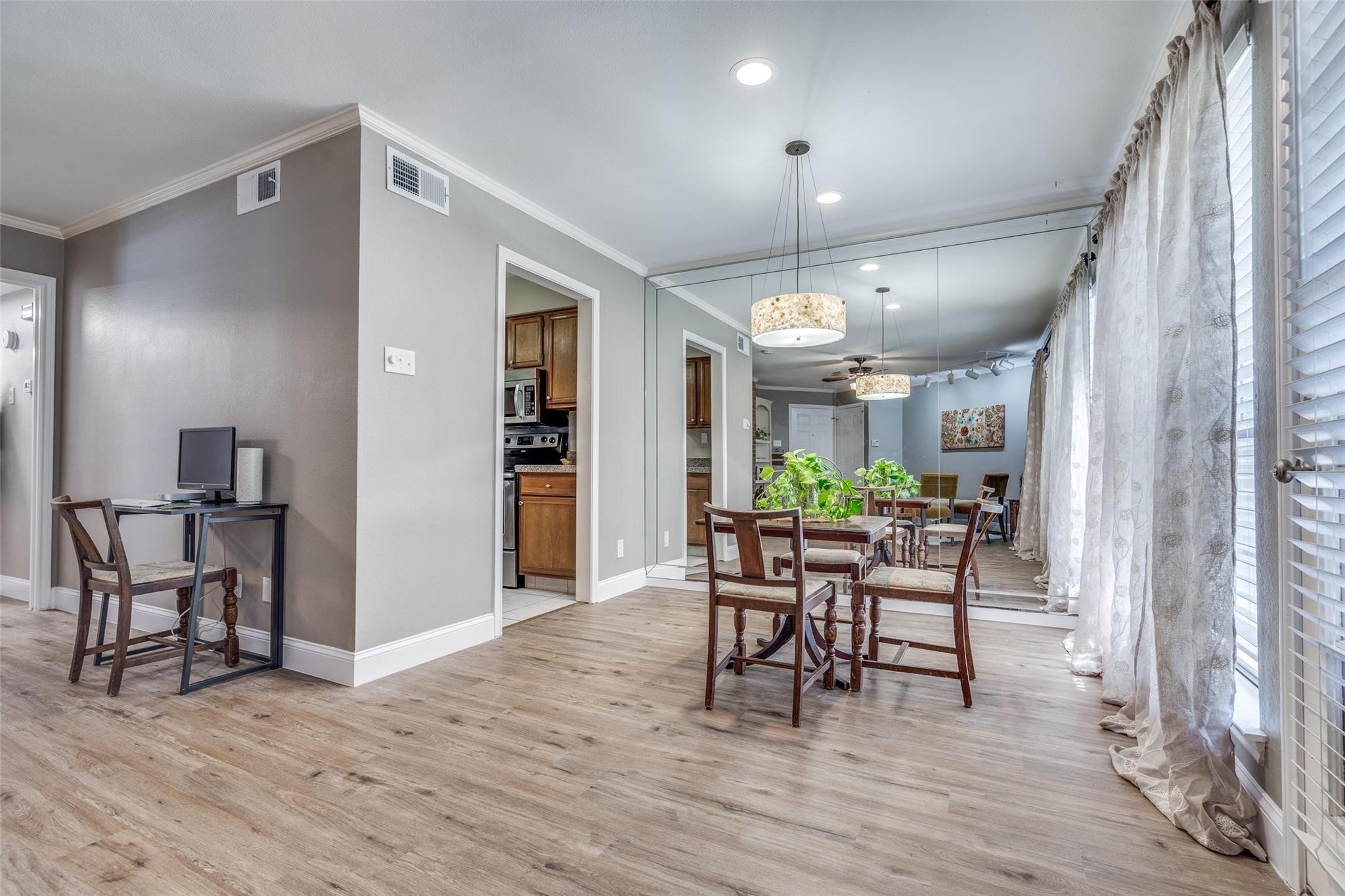 16301 Ledgemont Lane Addison TX 75001