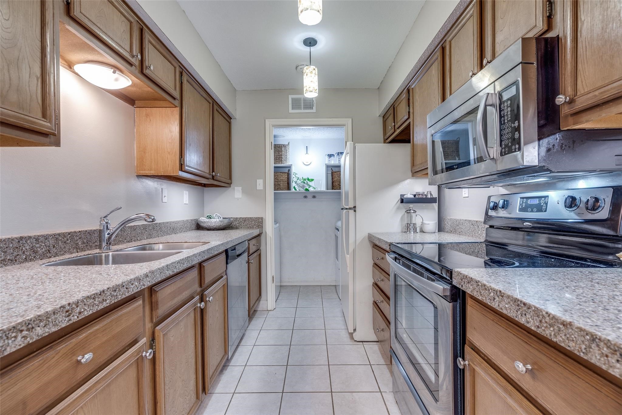 16301 Ledgemont Lane Addison TX 75001