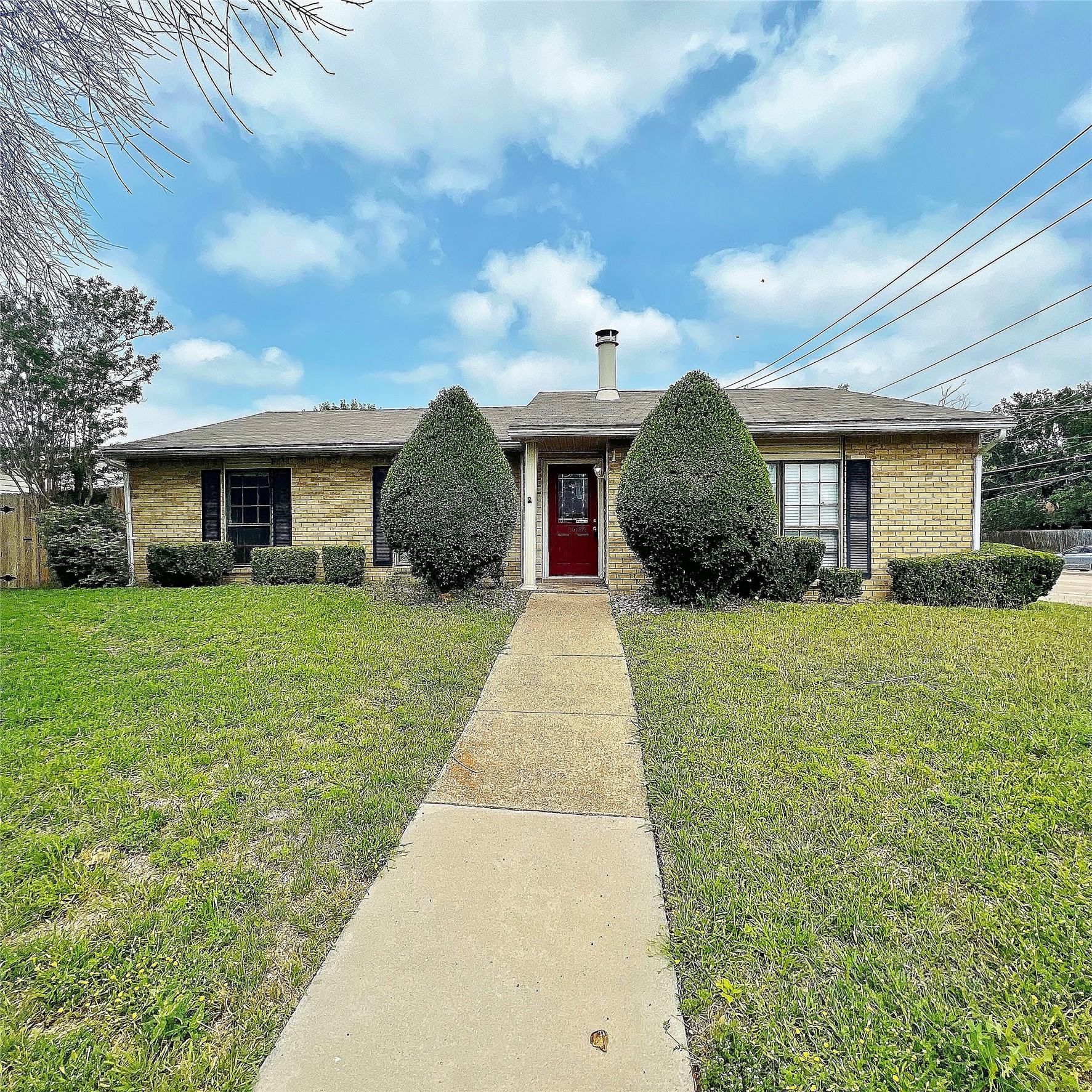 1802 Natchez Court Grand Prairie TX 75052