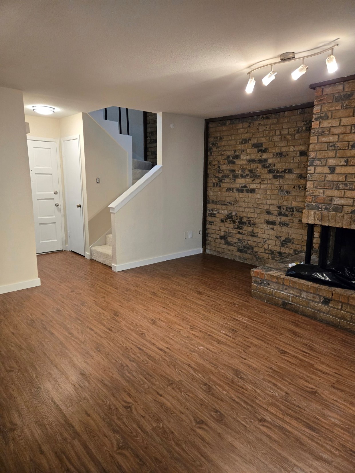 2015 Warnford Place Arlington TX 76015