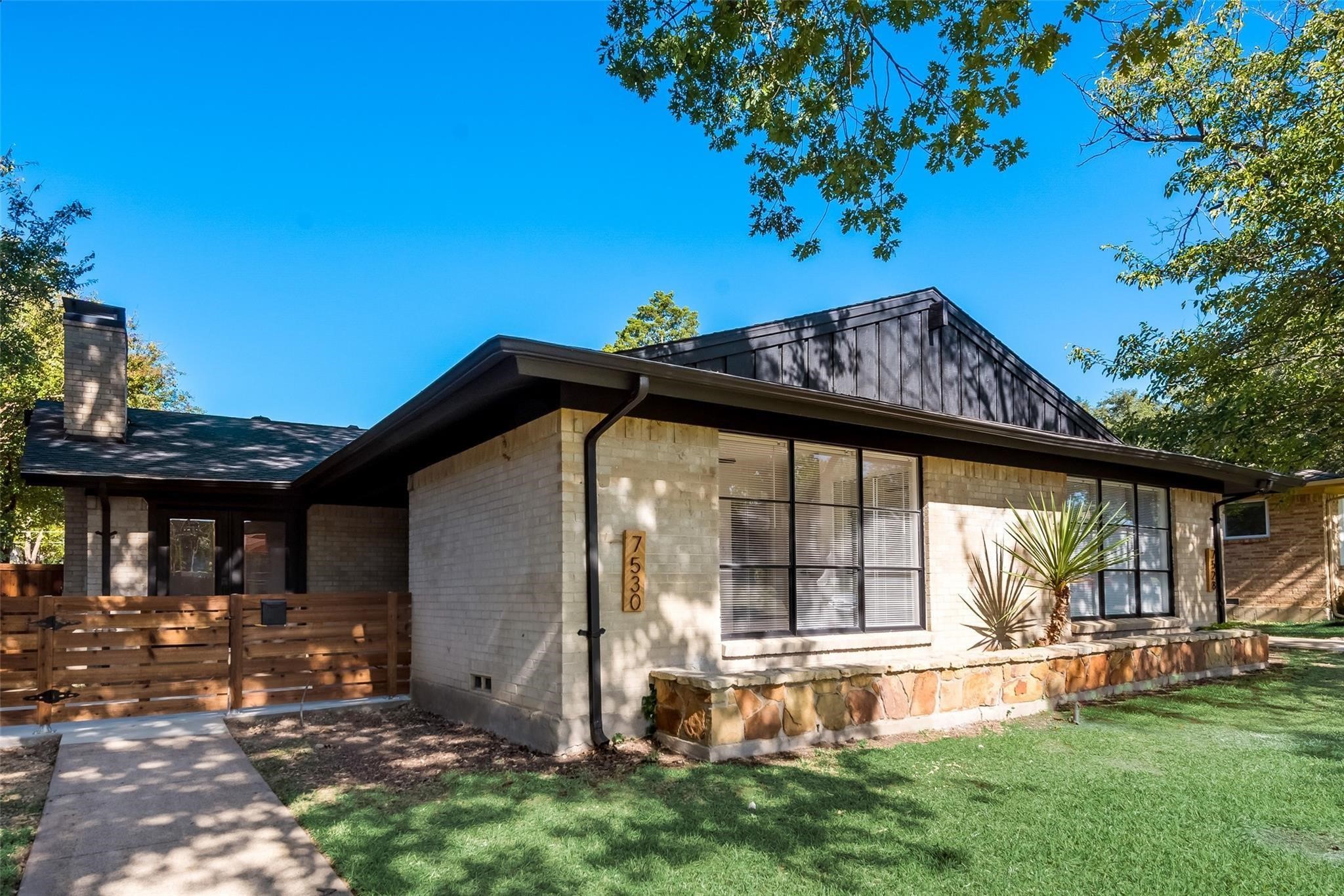 7530 Brentcove Circle Dallas TX 75214