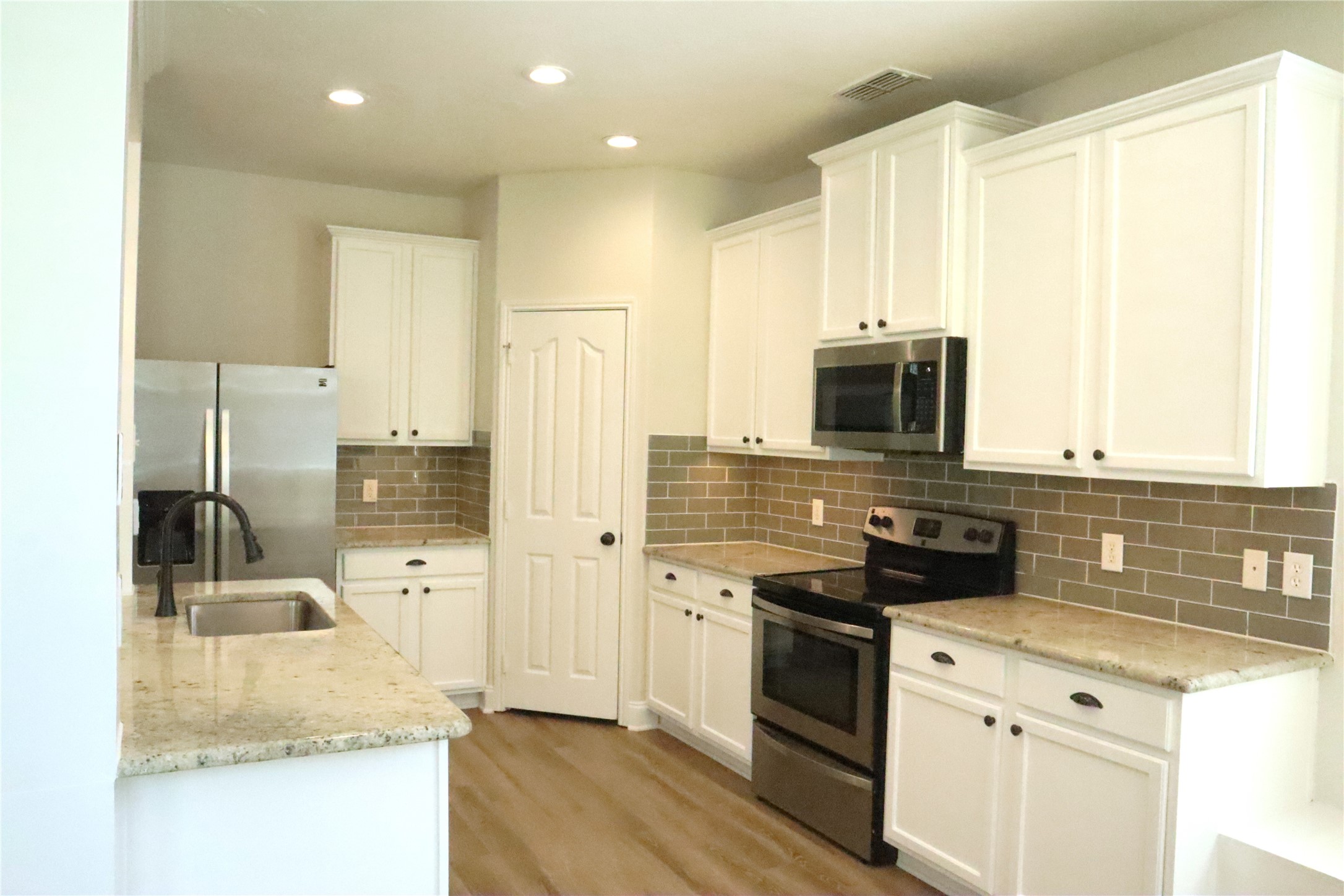 1121 Golden Eagle Court Aubrey TX 76227