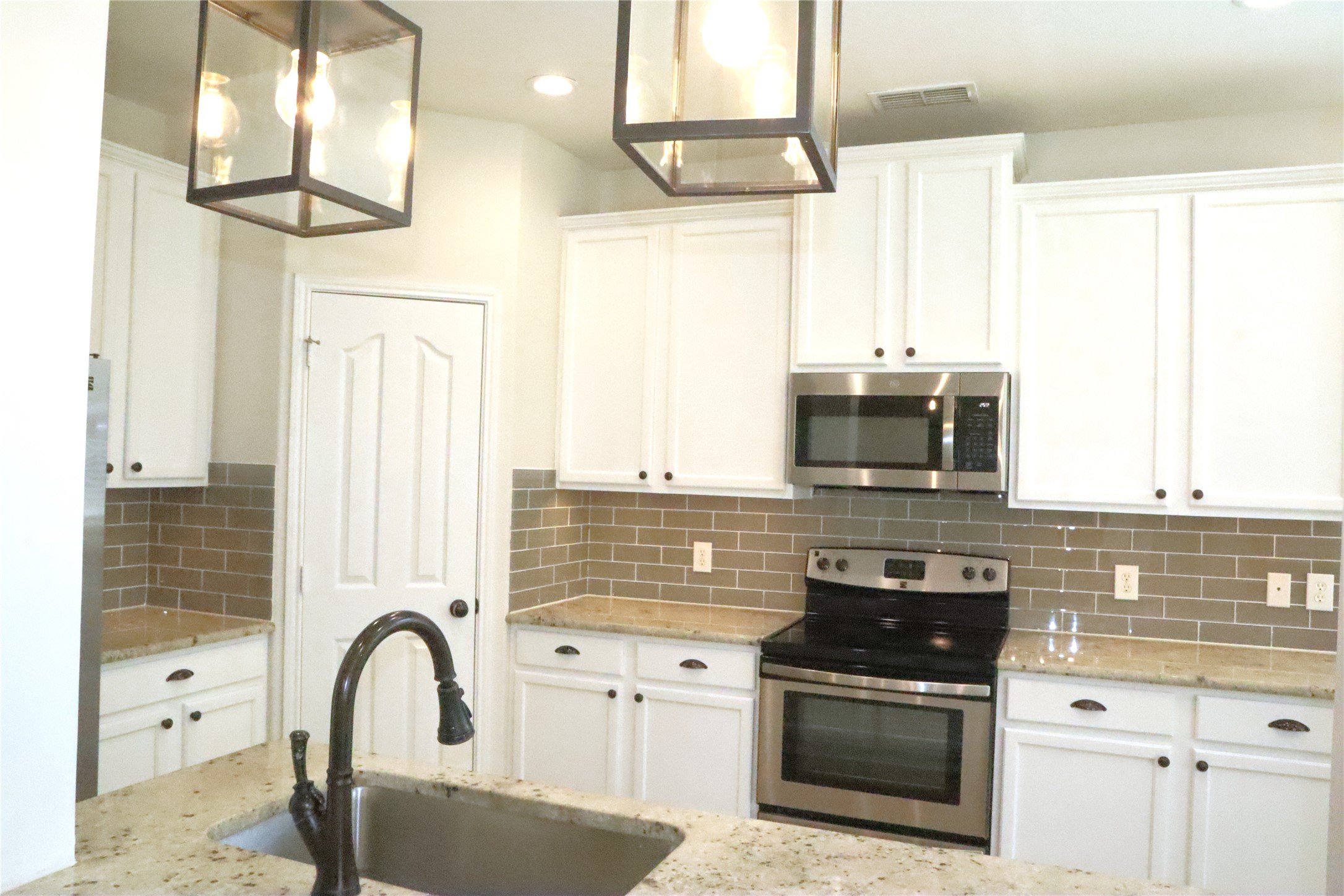 1121 Golden Eagle Court Aubrey TX 76227