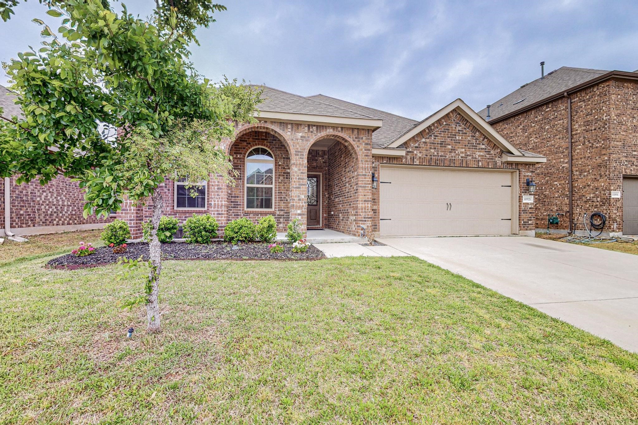 10921 Cobalt Drive Aubrey TX 76227