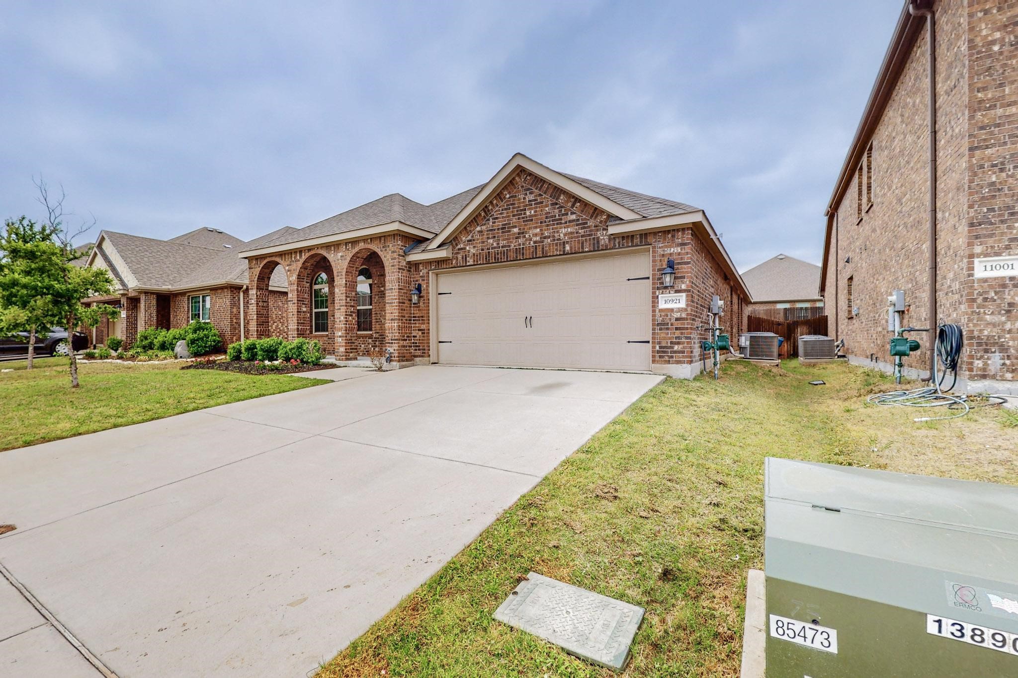 10921 Cobalt Drive Aubrey TX 76227