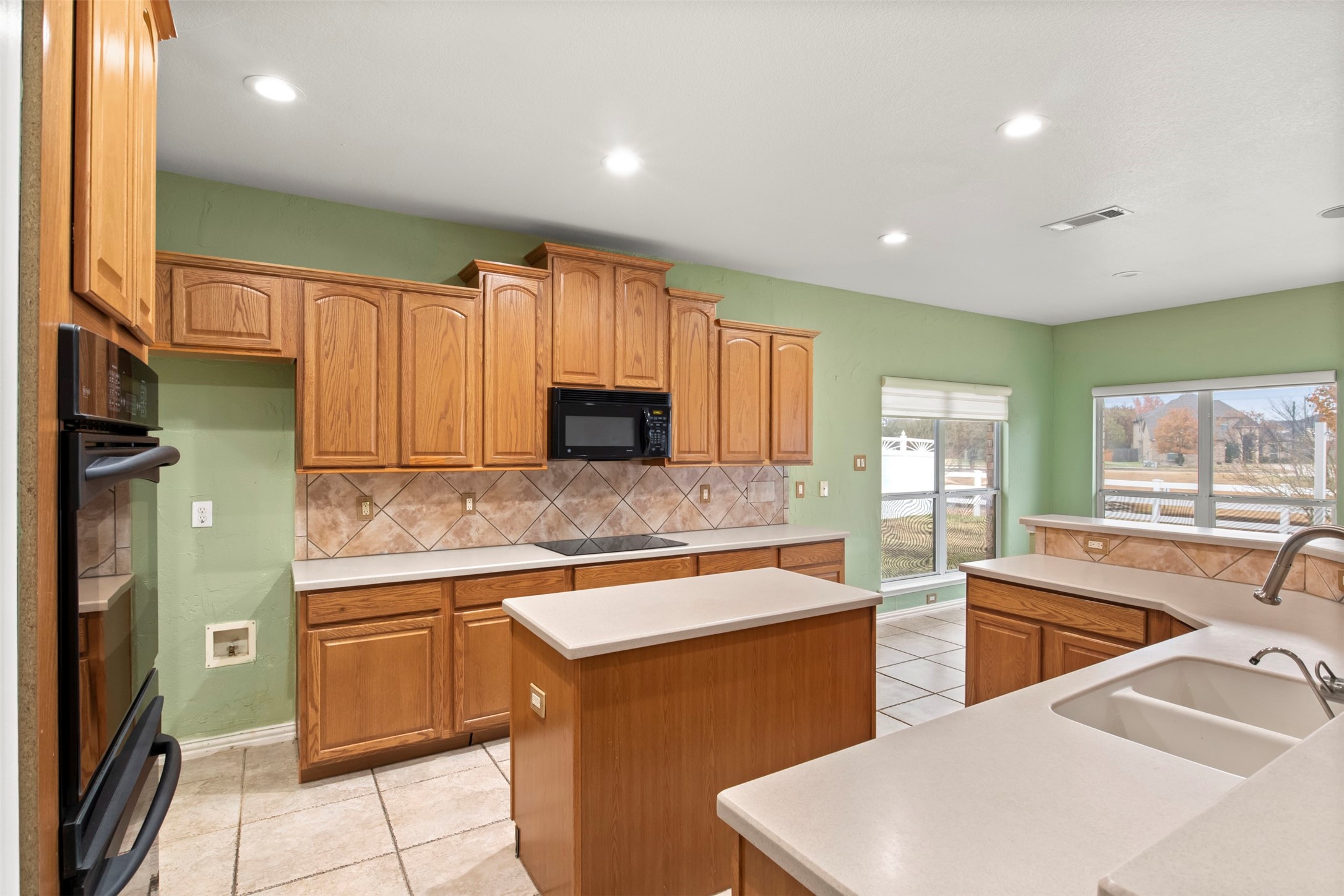 808 Sabona Drive Desoto TX 75115