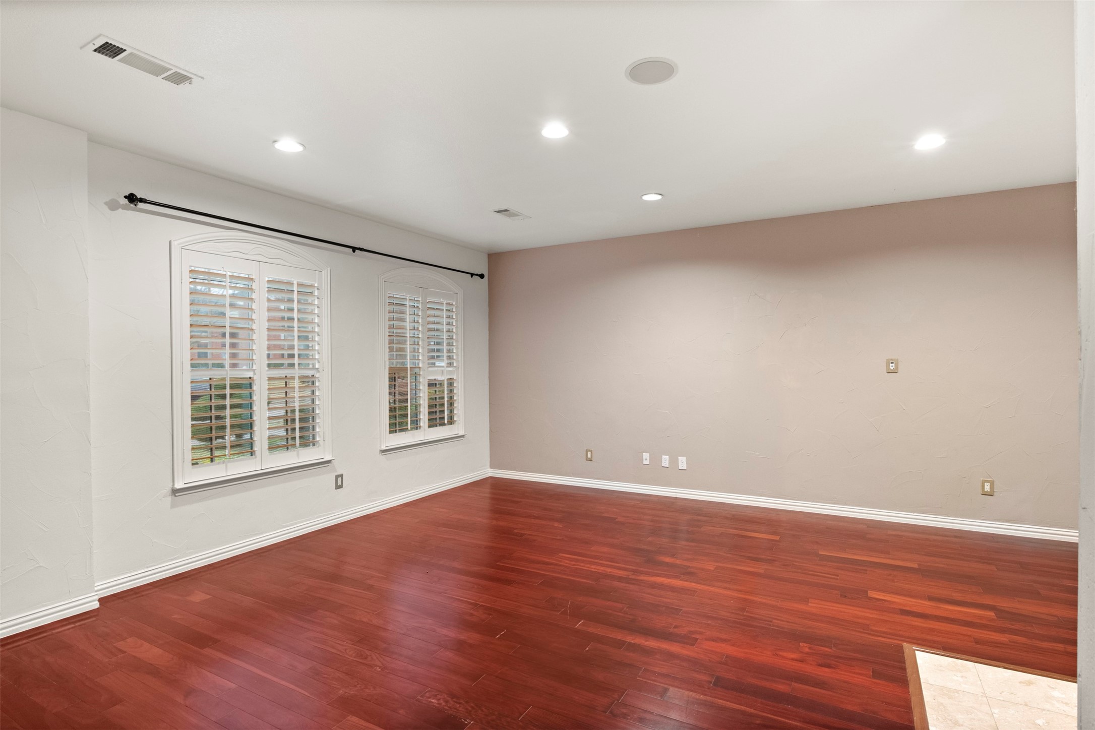 808 Sabona Drive Desoto TX 75115